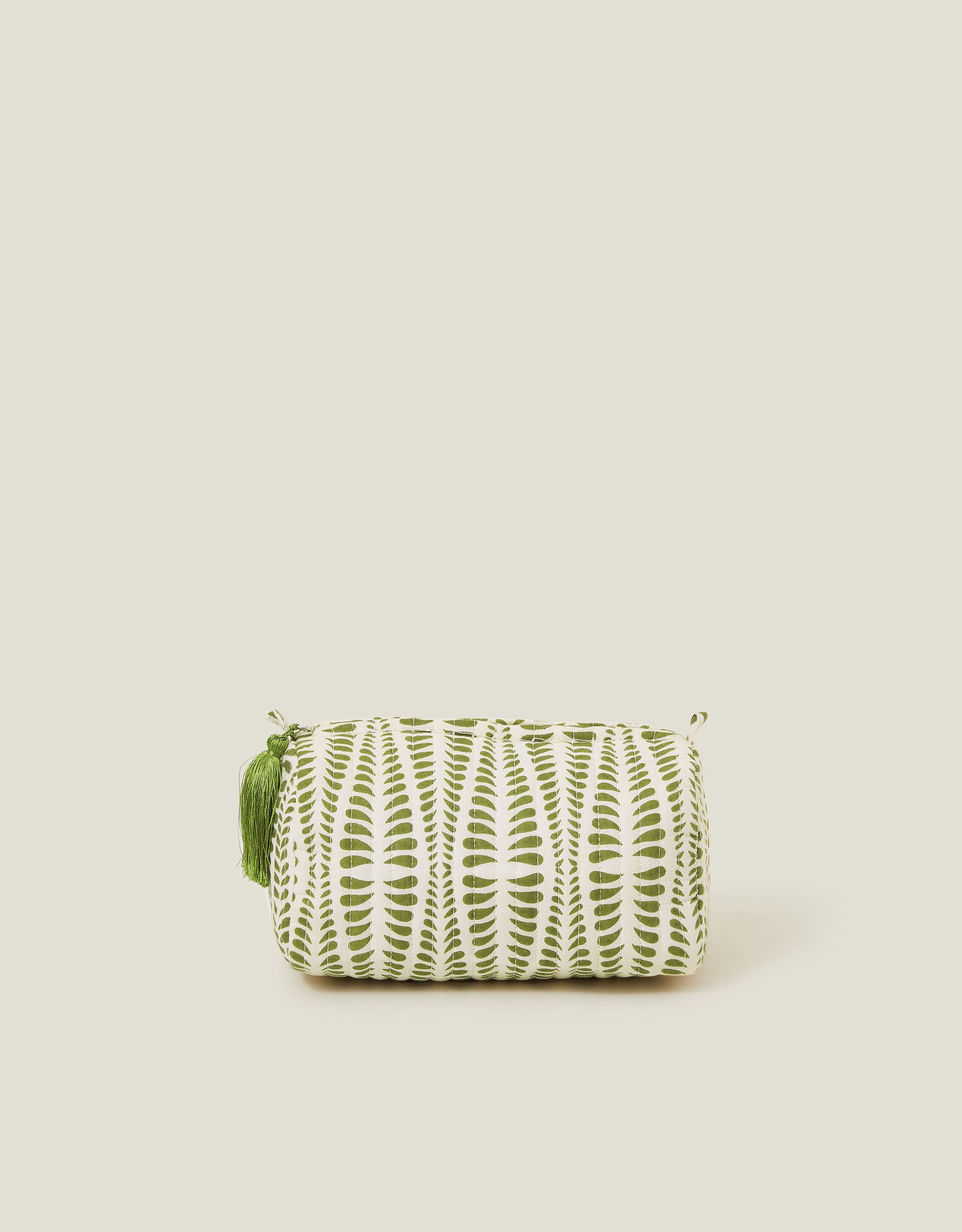 Accessorize makeup bag shop