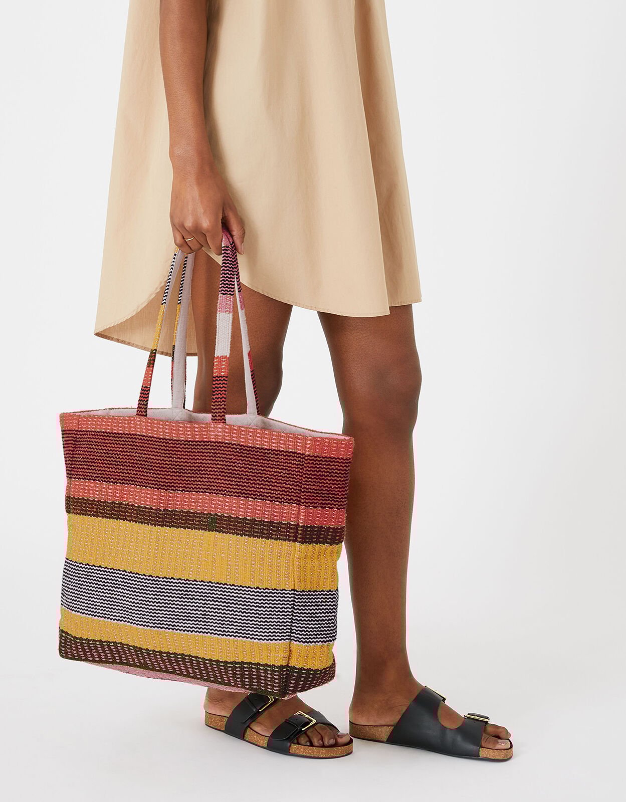 Accessorize beach bag 2025