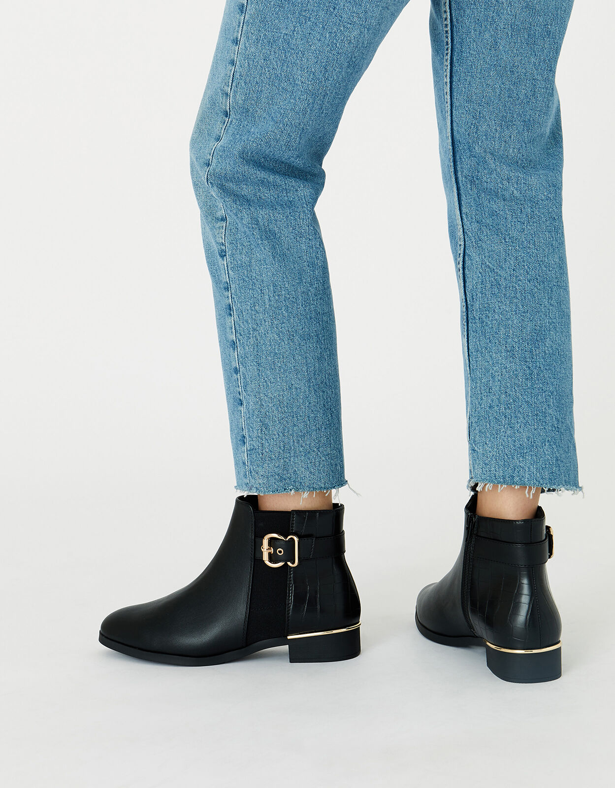 Wide fit clearance black boots uk
