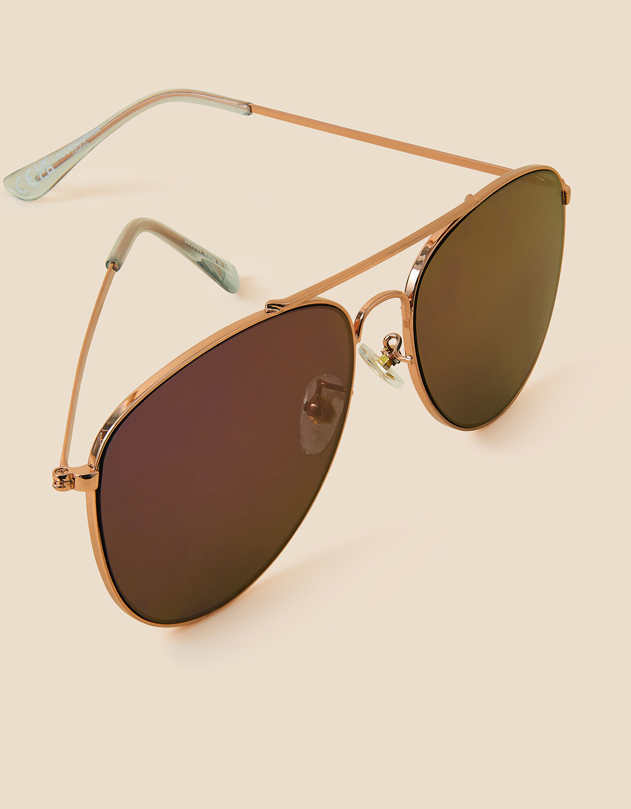 Mirrored aviator online