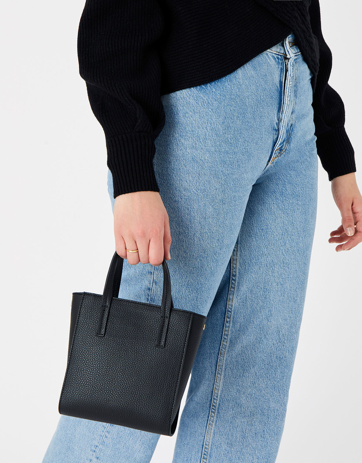 cross body bag with top handle