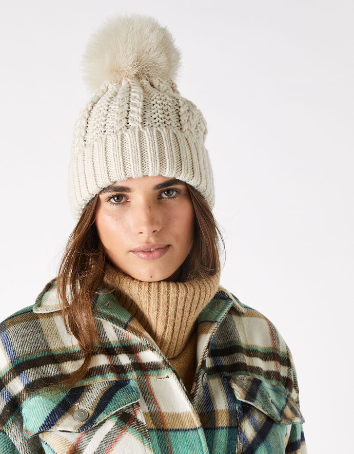Oversized Chunky Knit Pom Beanie