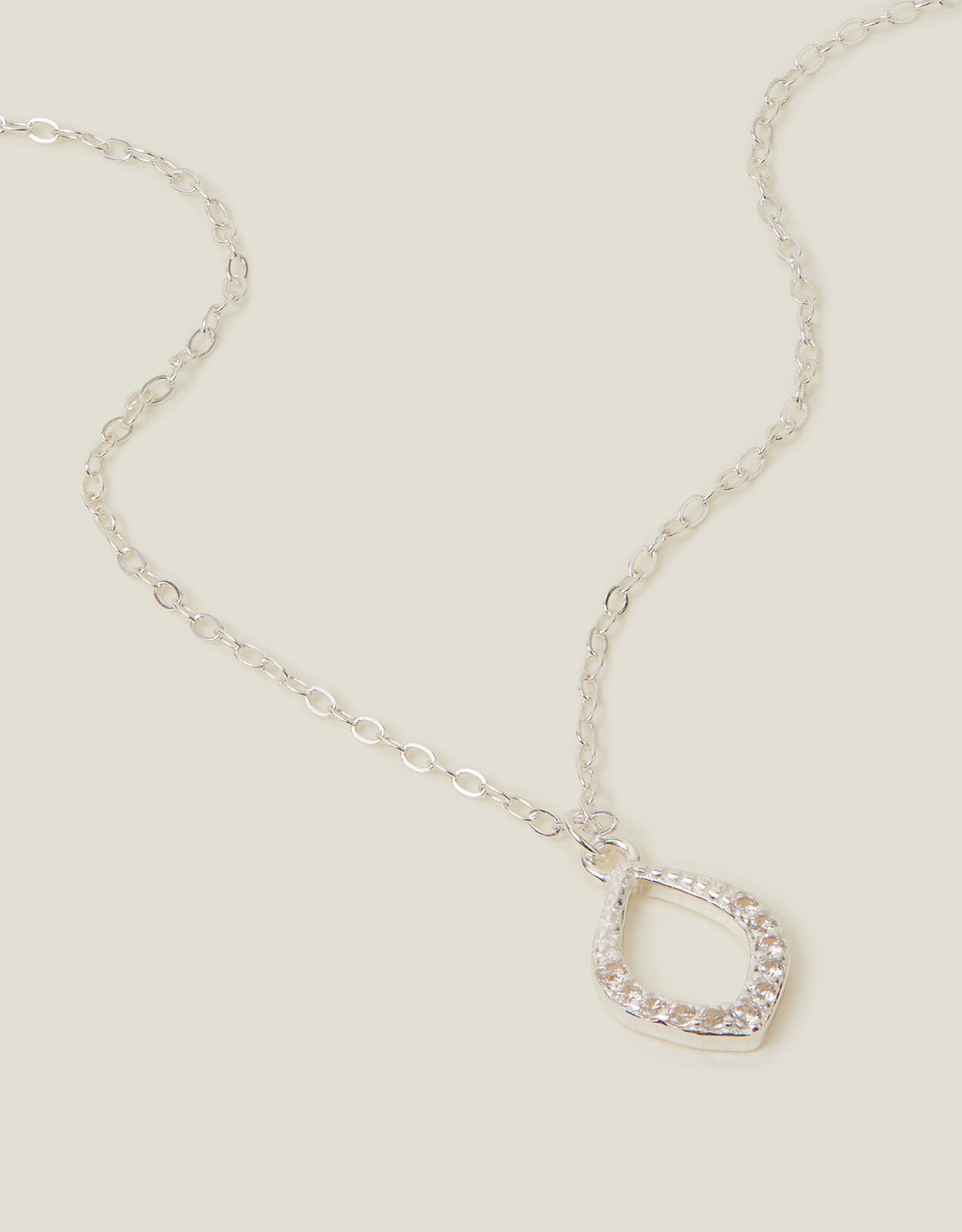 Accessorize necklaces 2025