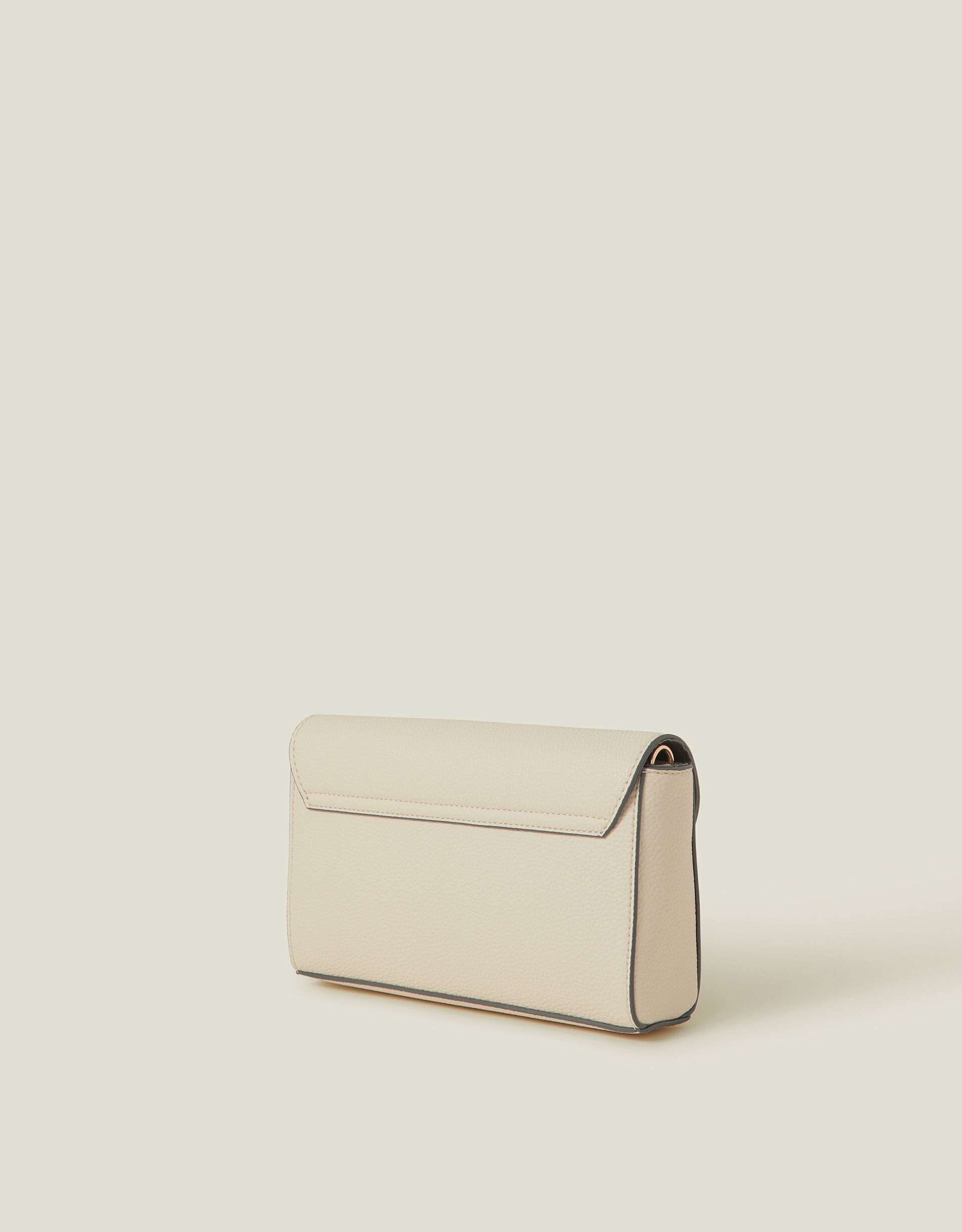Heart clutch bag clearance