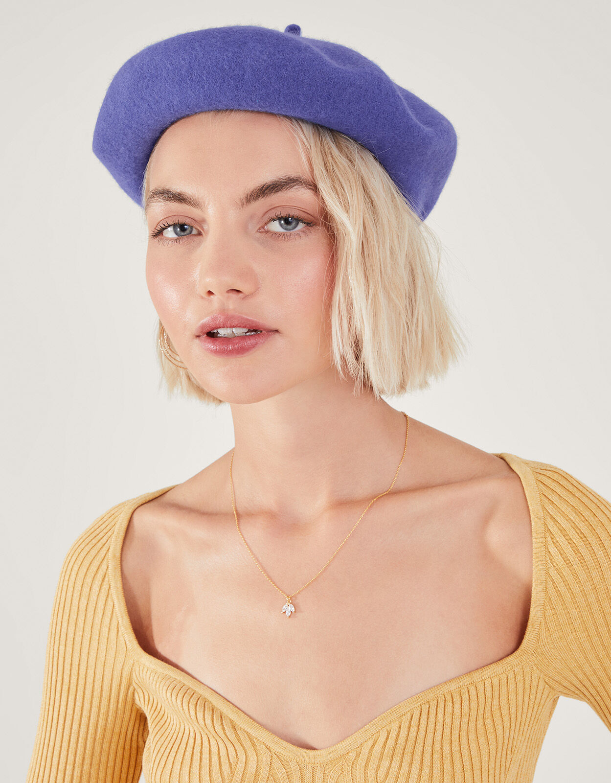 Accessorize beret shop