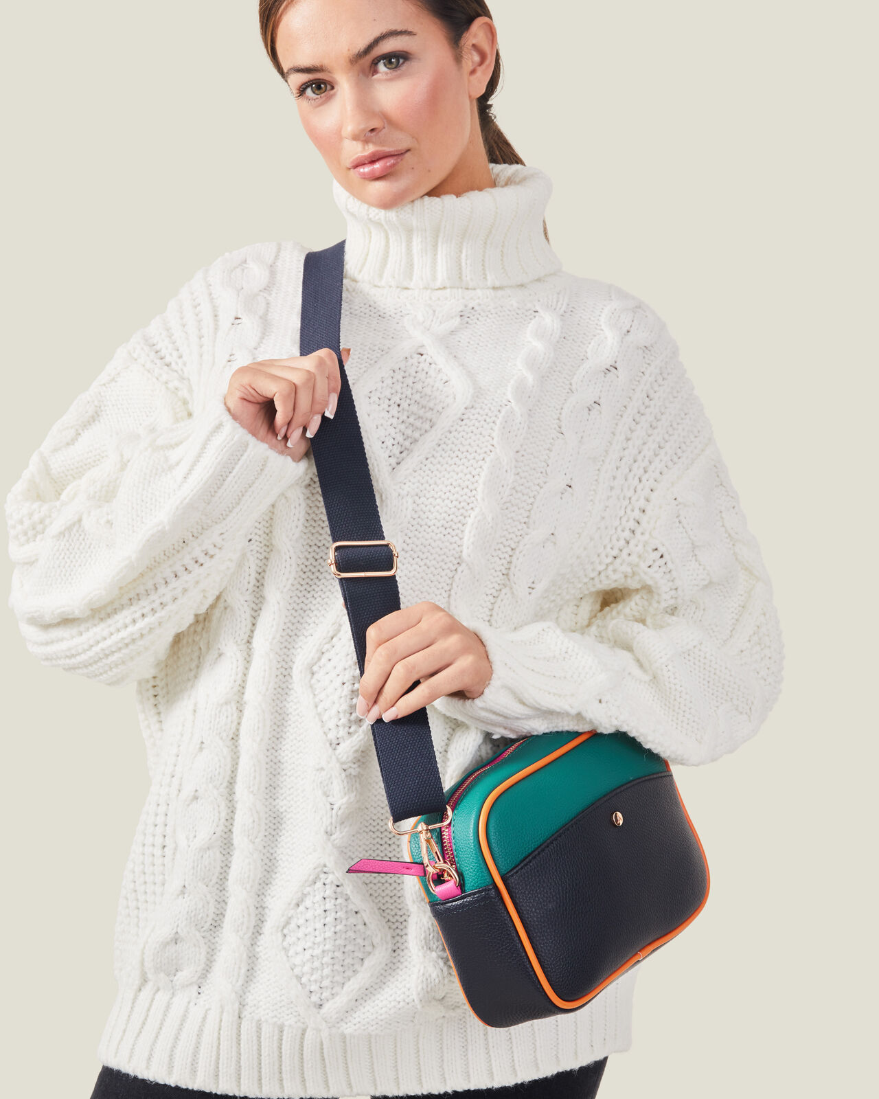 Accessorize camera bag discount