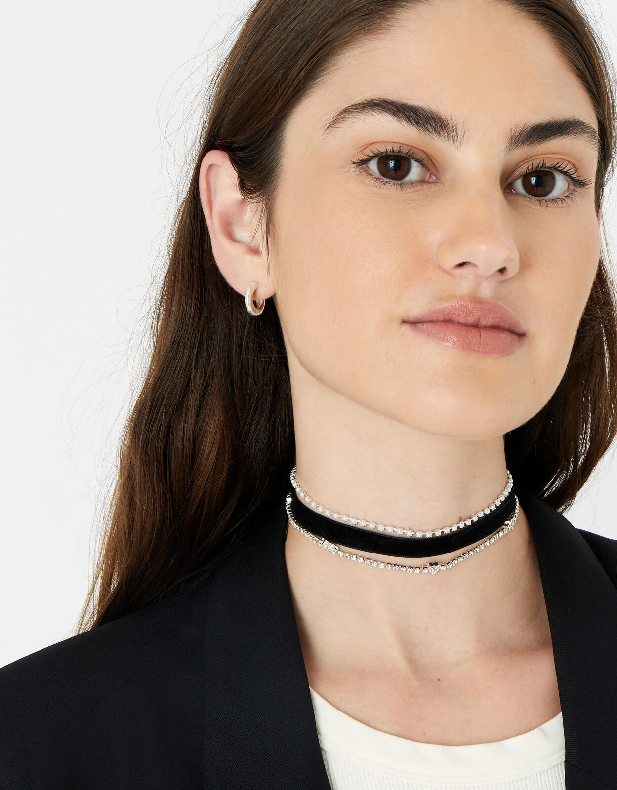 Accessorize choker clearance