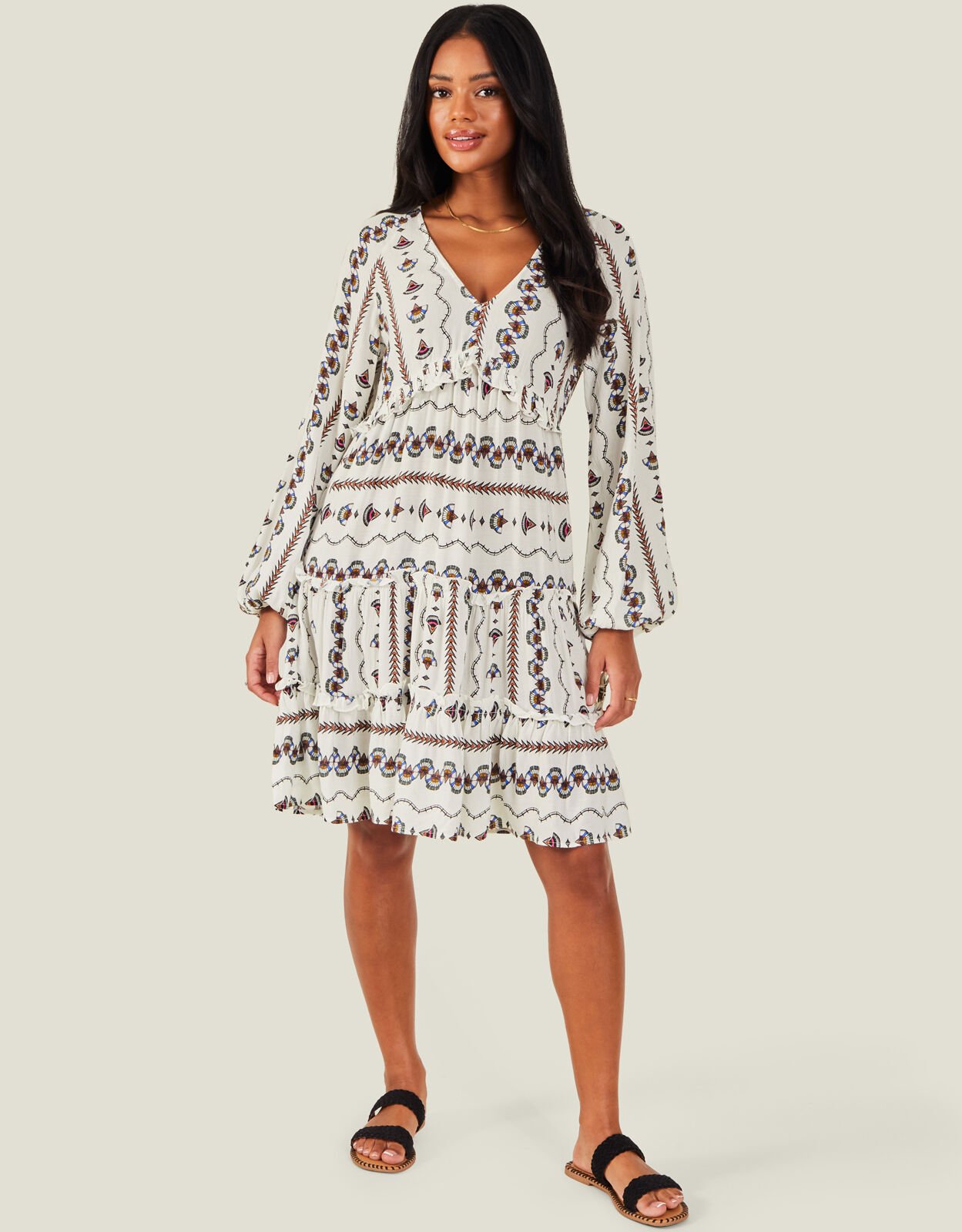 Accessorize online beach dresses
