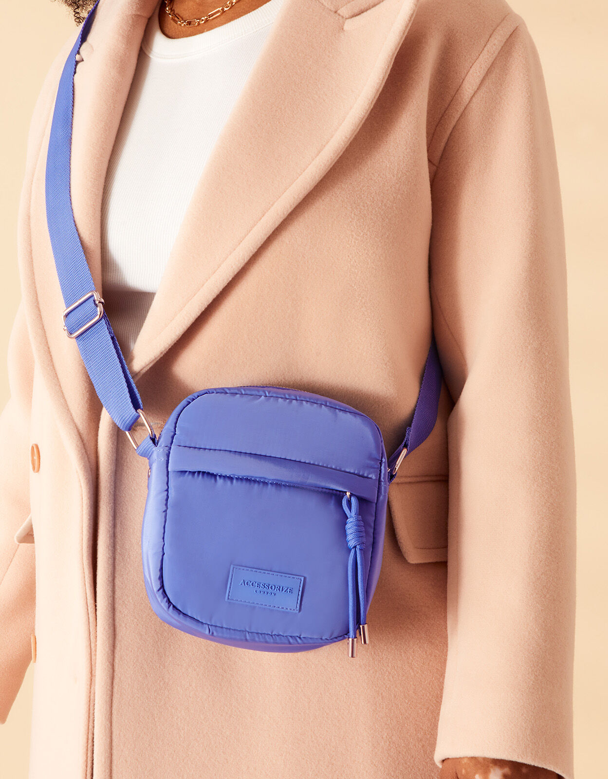 Accessorize messenger hotsell bag