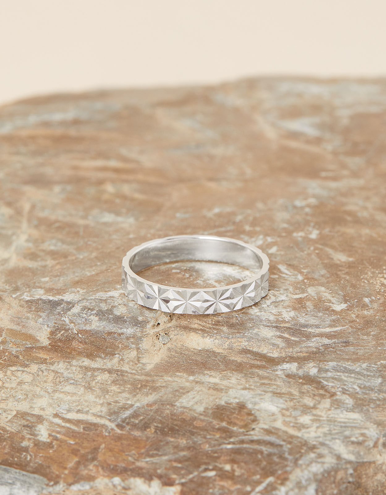 Sterling Silver Diamond Cut Band Ring White Sterling silver