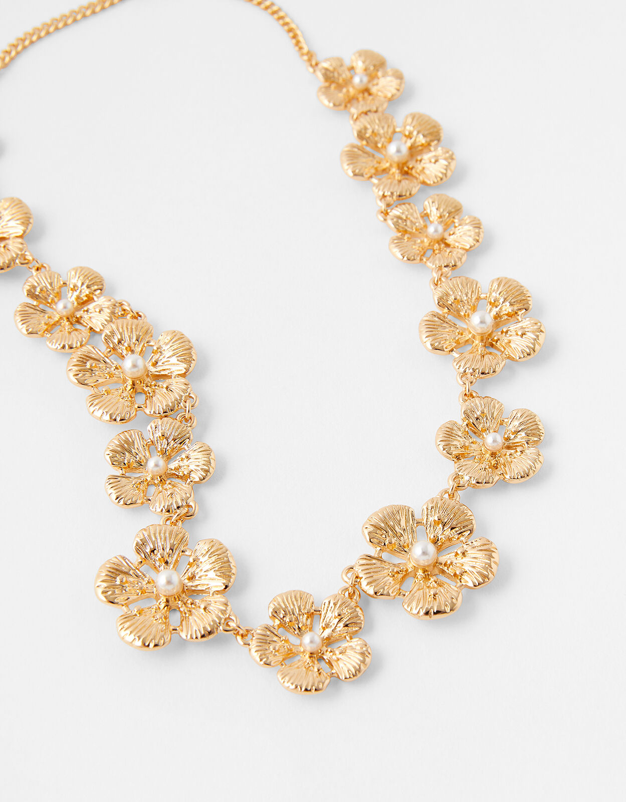 Metal flower necklace outlet