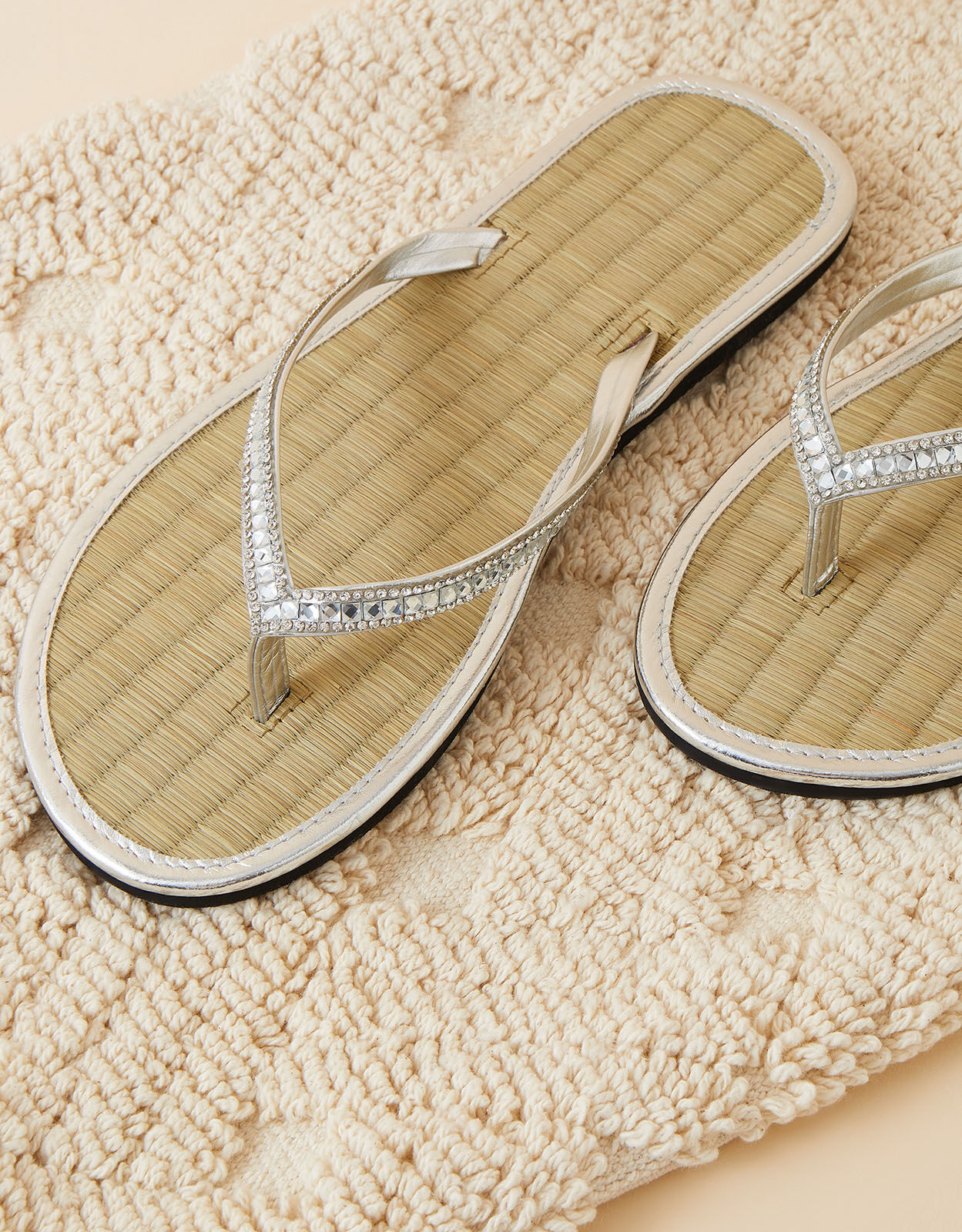 Accessorize seagrass flip flops discount