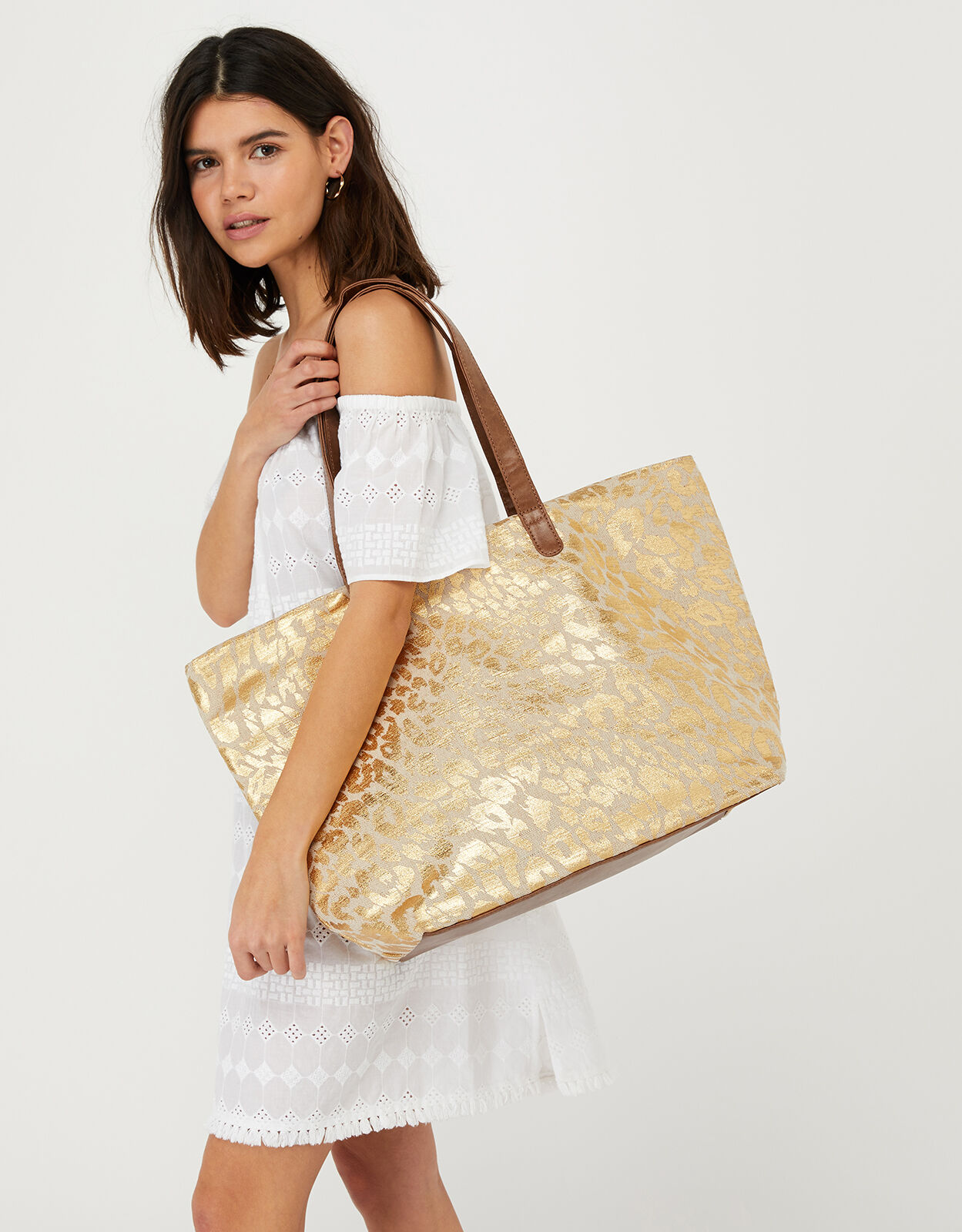 Gold beach bag shop