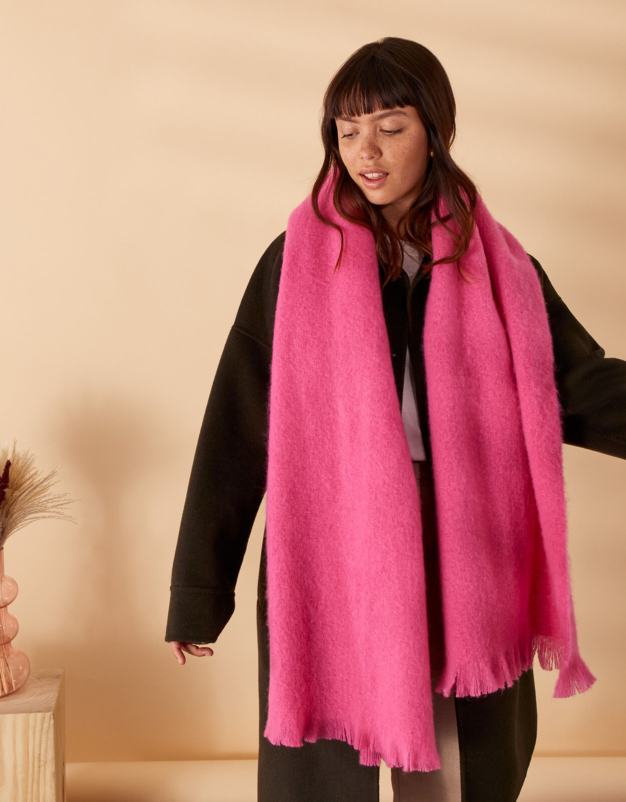 Fluffy scarf shop