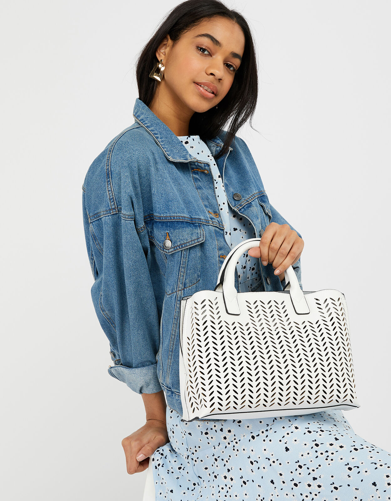 Accessorize white bag 2025