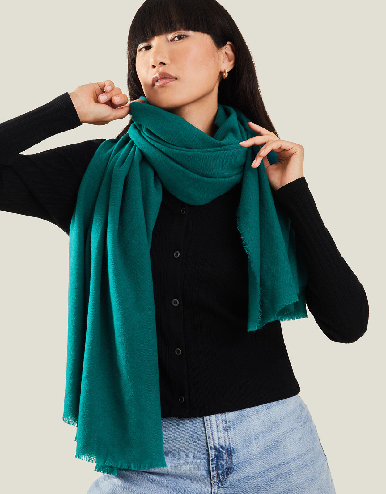Teal scarf 2025