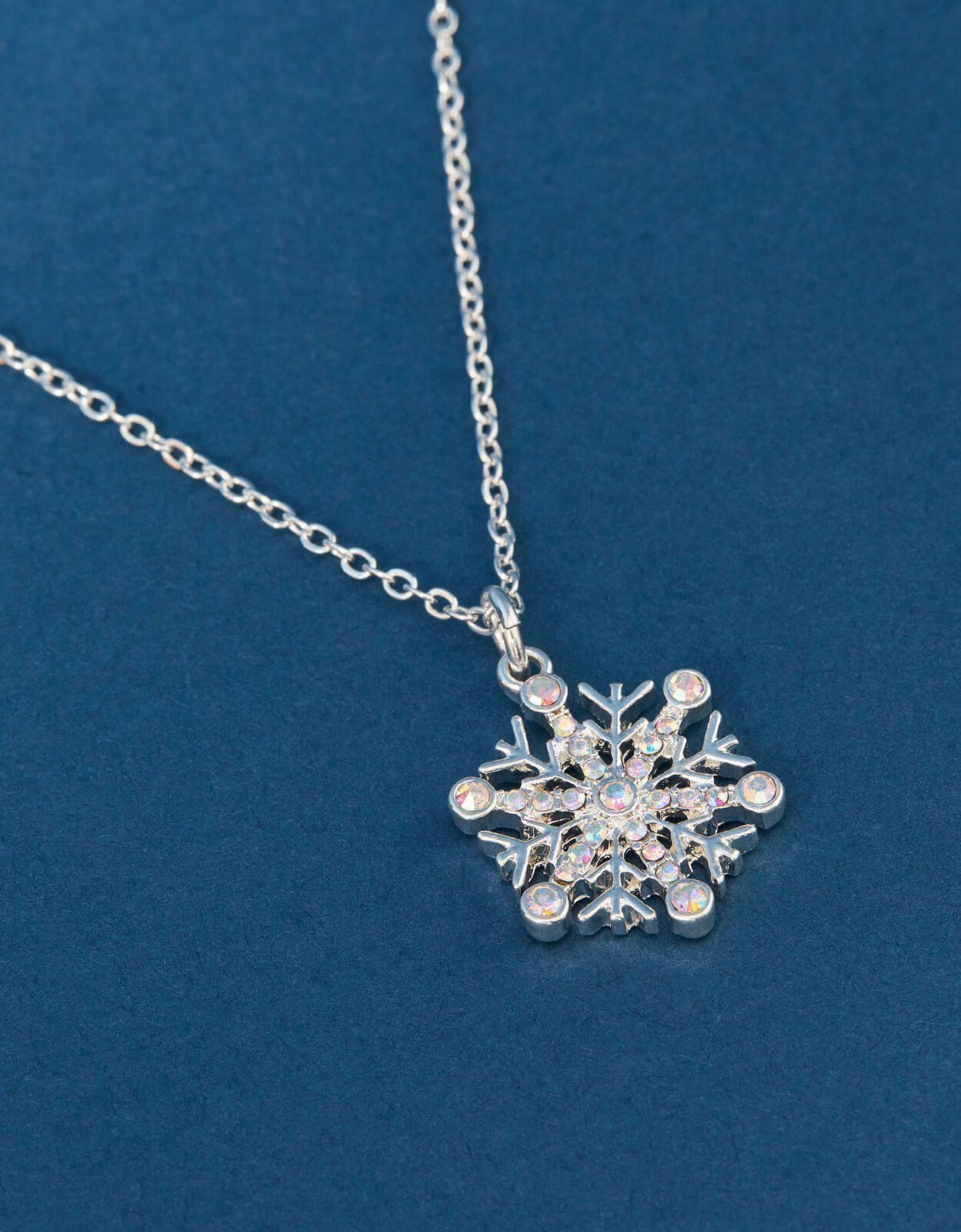 Snowflake necklace pendant best sale