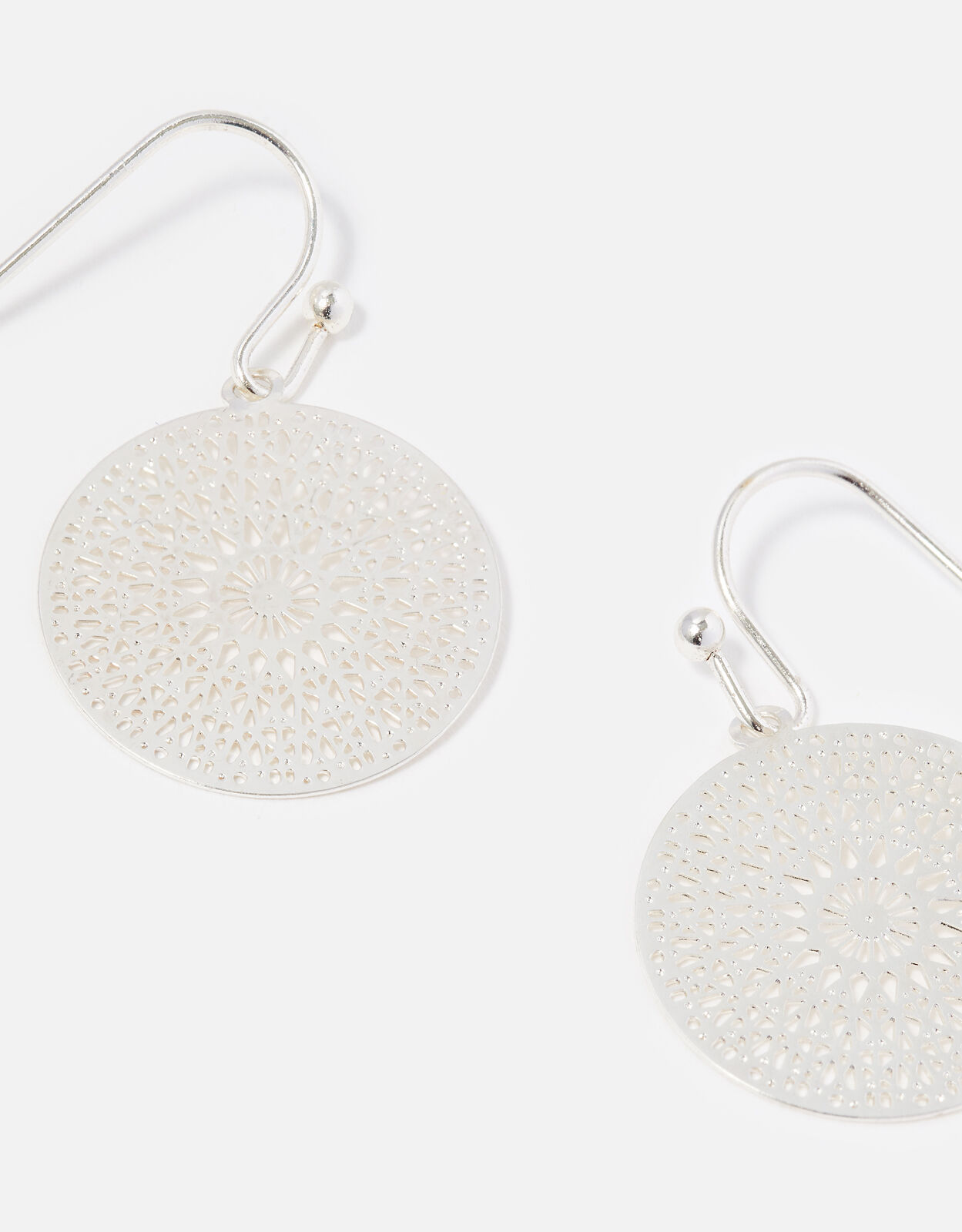 Simple filigree short drop earrings sale