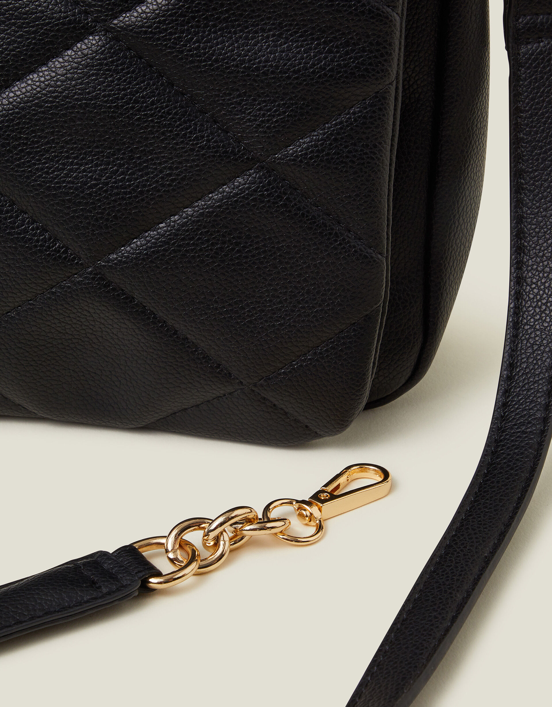 Chanel cross shoulder bag outlet