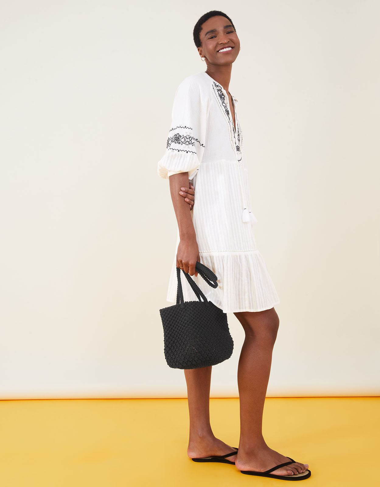 Black bucket hotsell shoulder bag