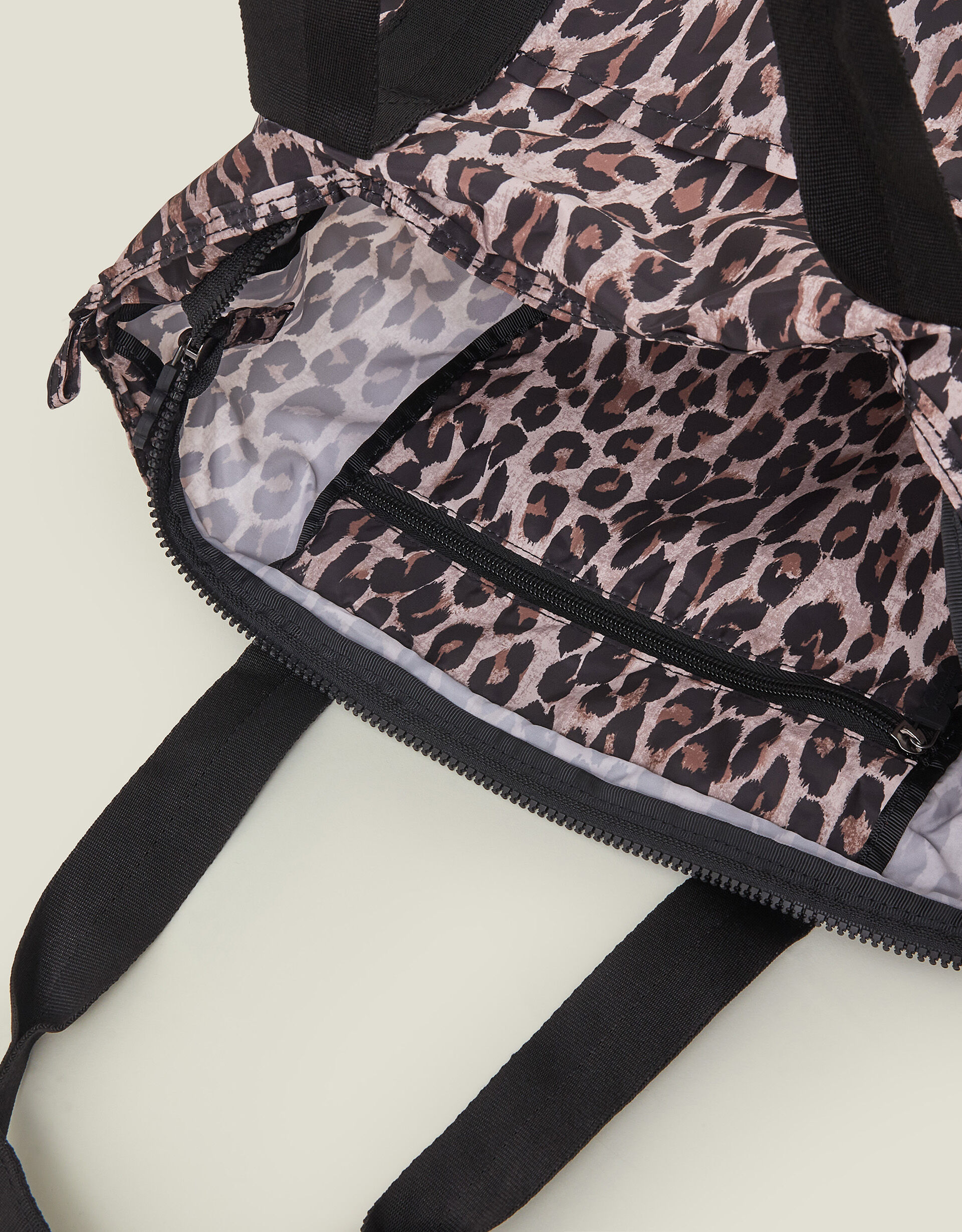 Leopard print overnight bag 2025