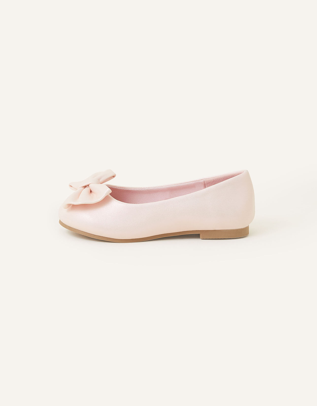 Soft best sale pink flats