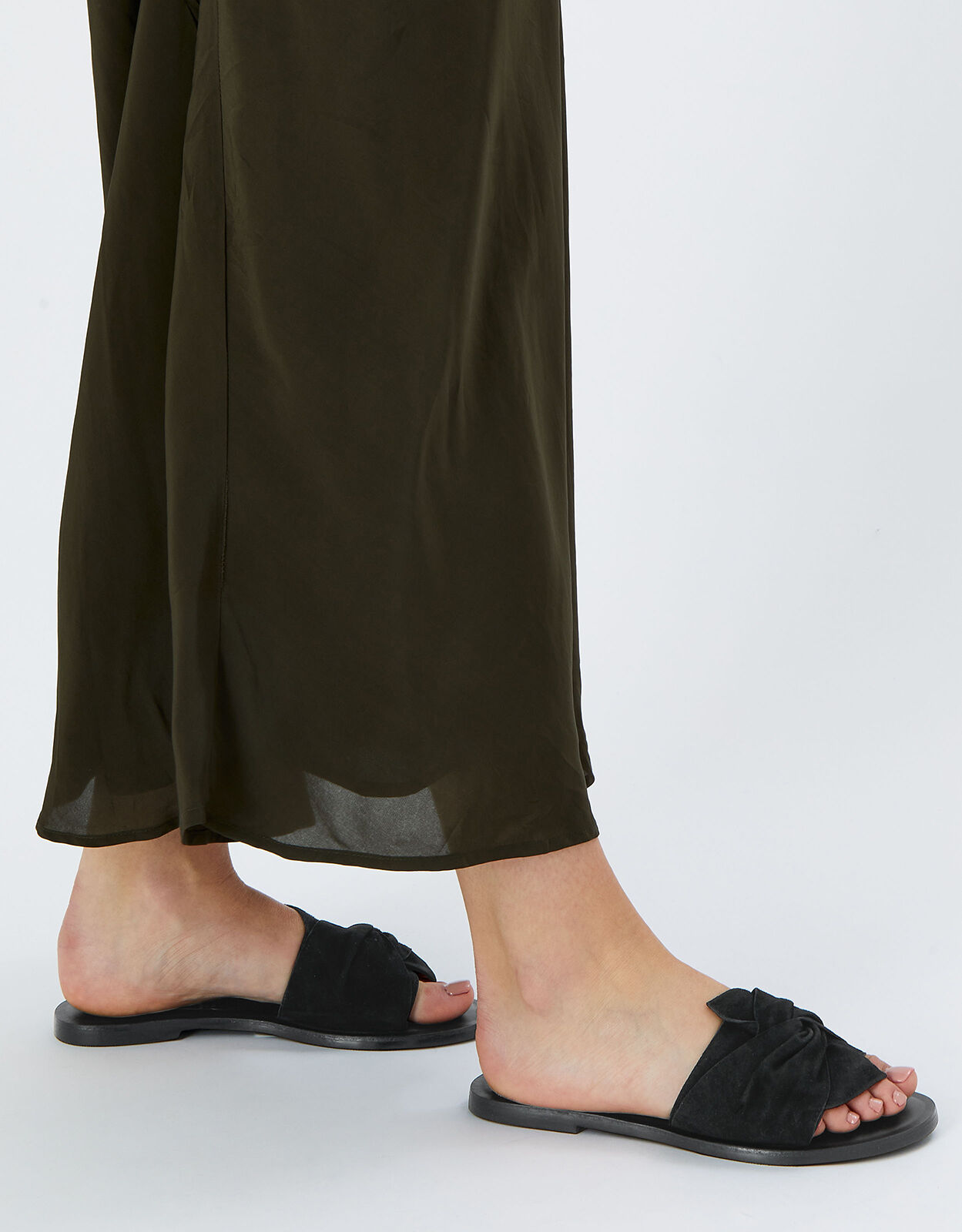 mule flip flops