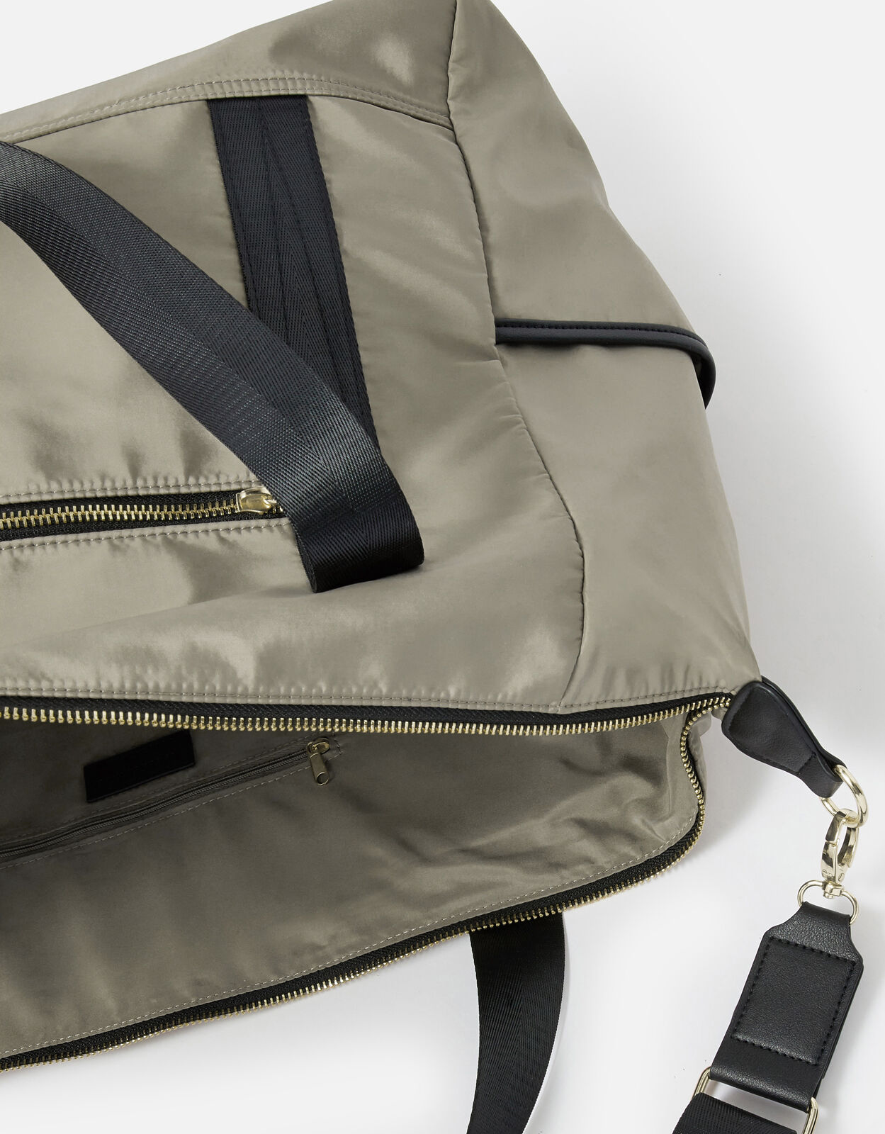 Rowan checkered weekender bag deals