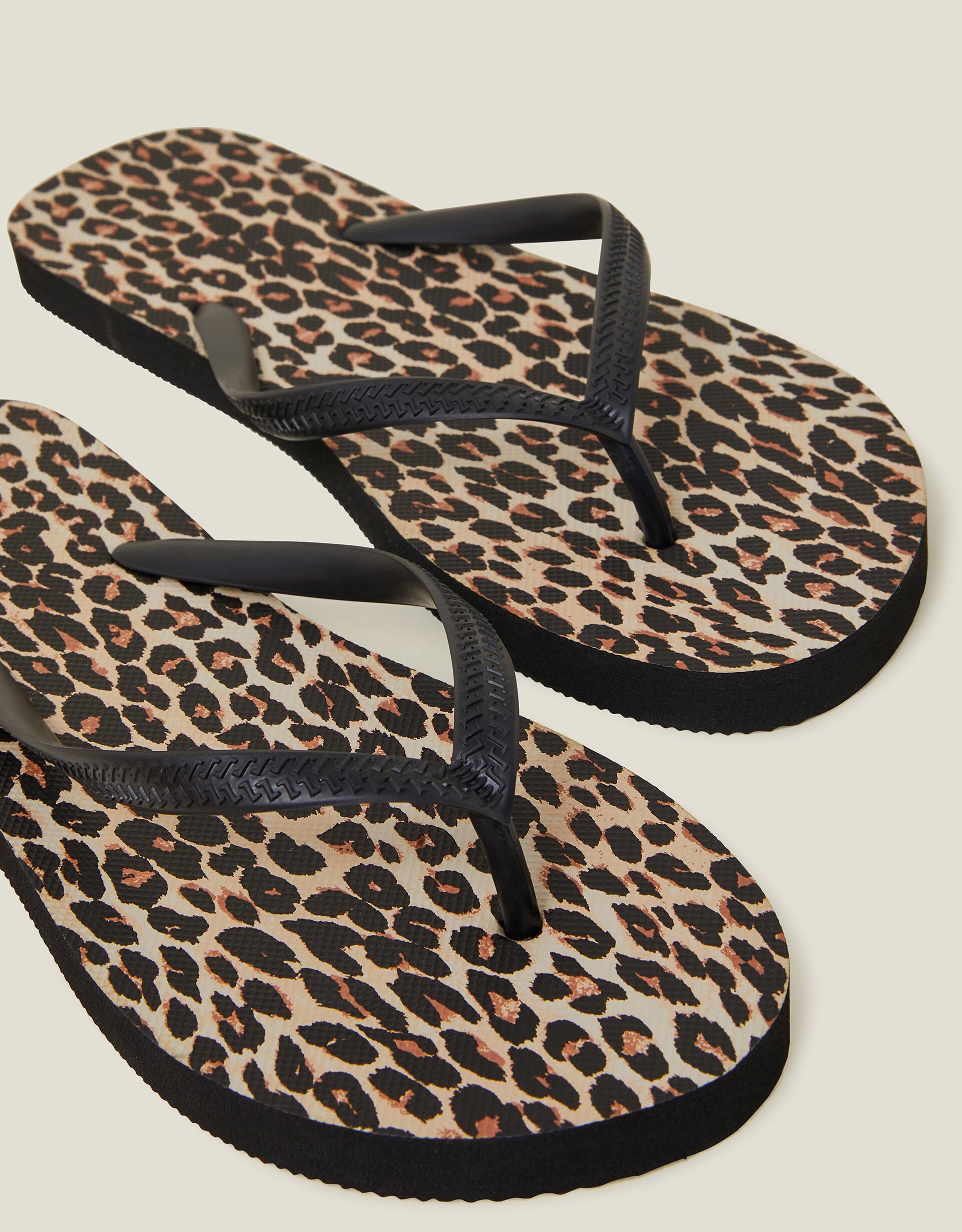 Leopard print flip flops shop