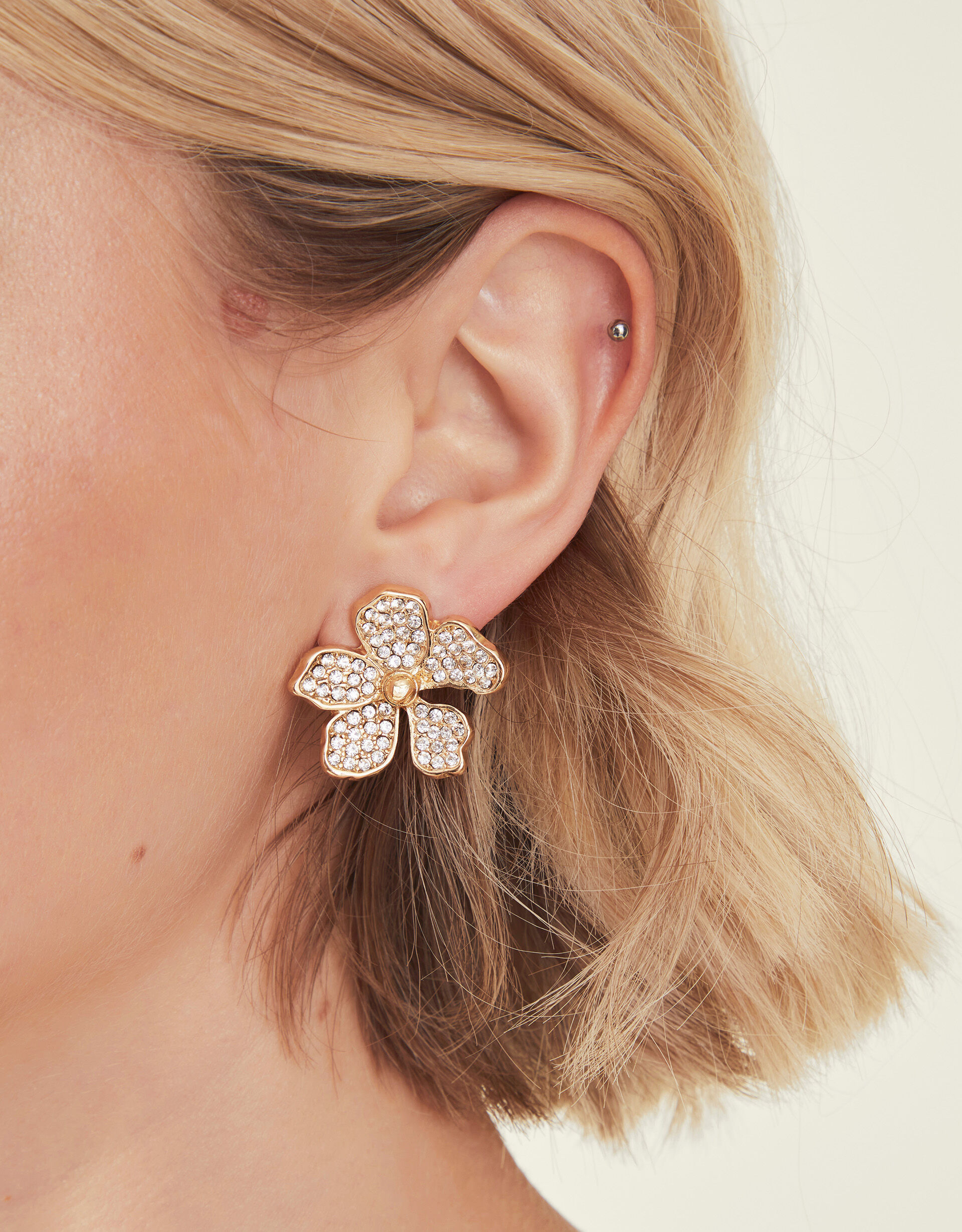 Large flower stud earrings online