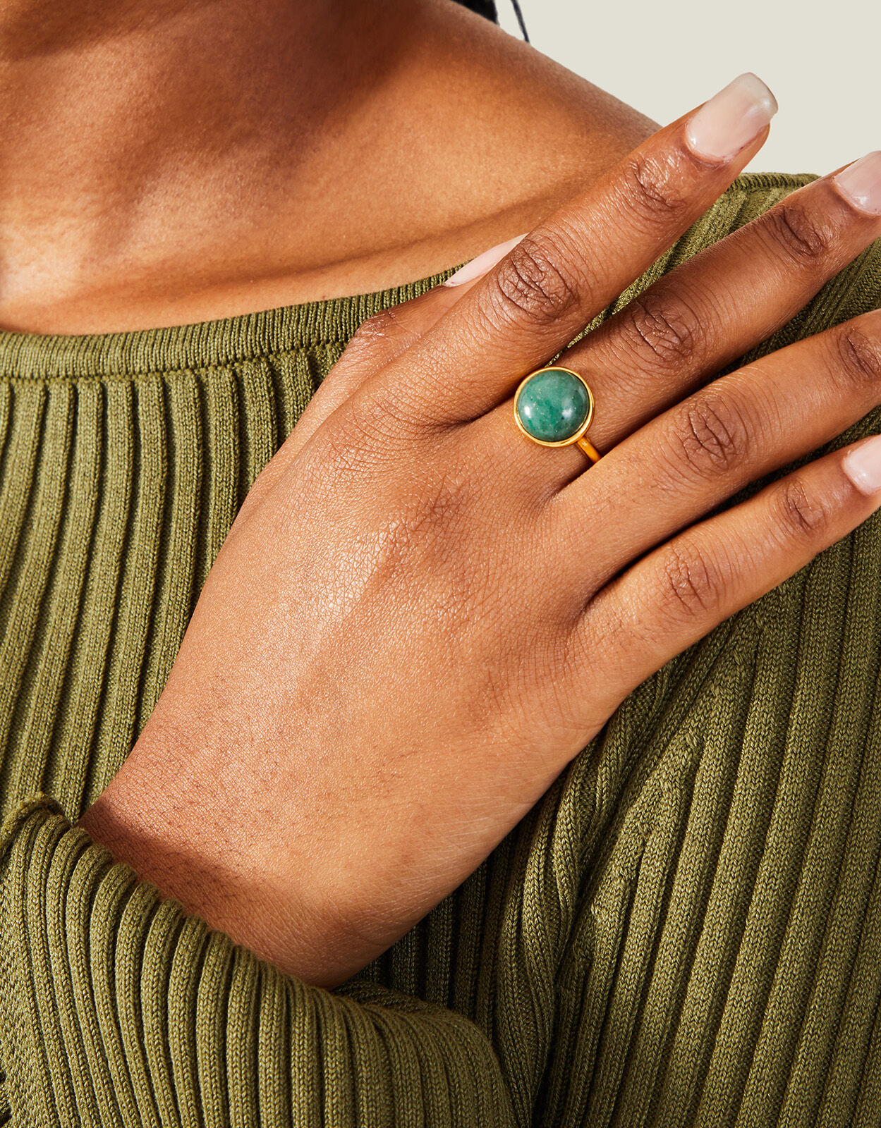 Cabochon ring clearance