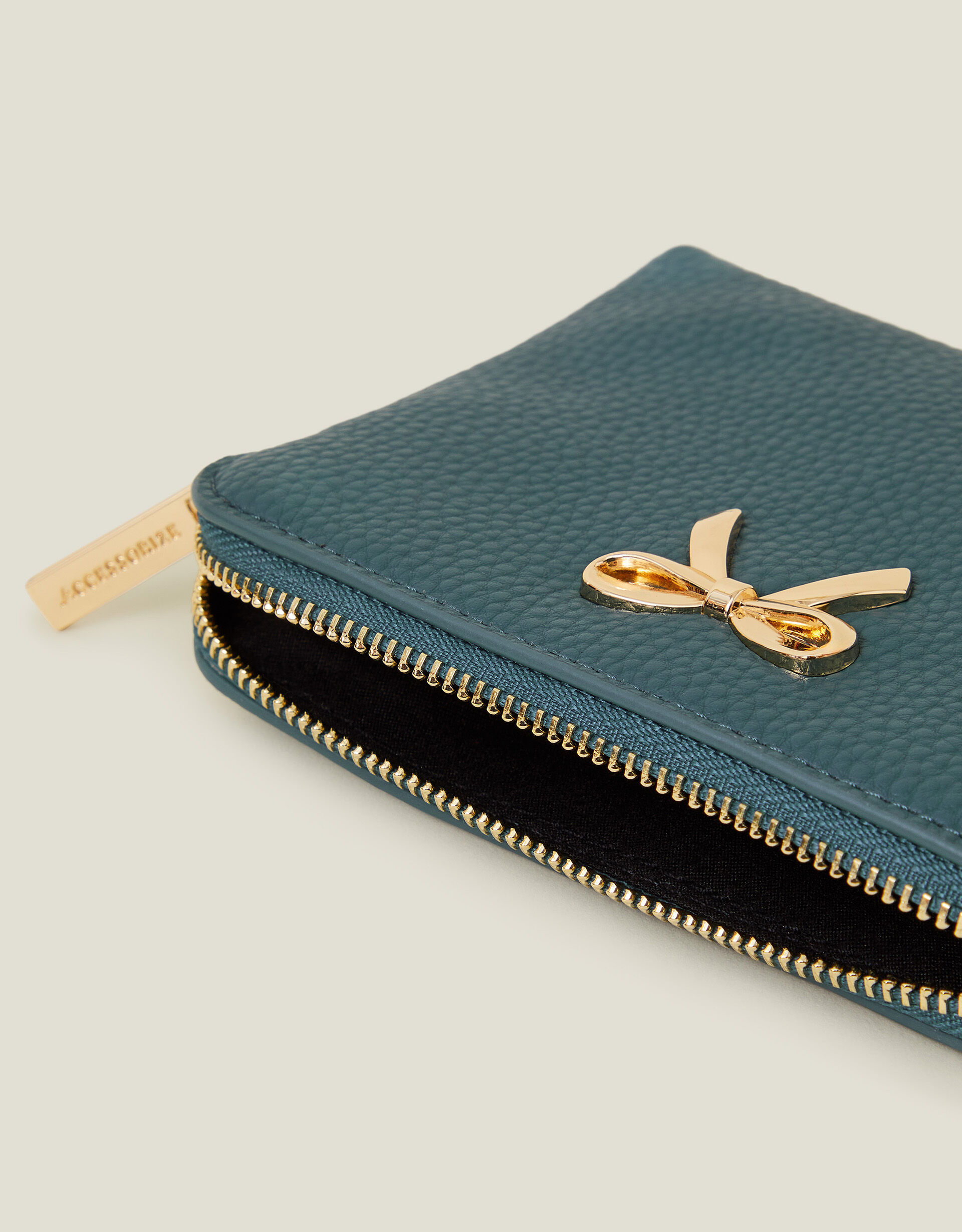 Accessorize coin purse online