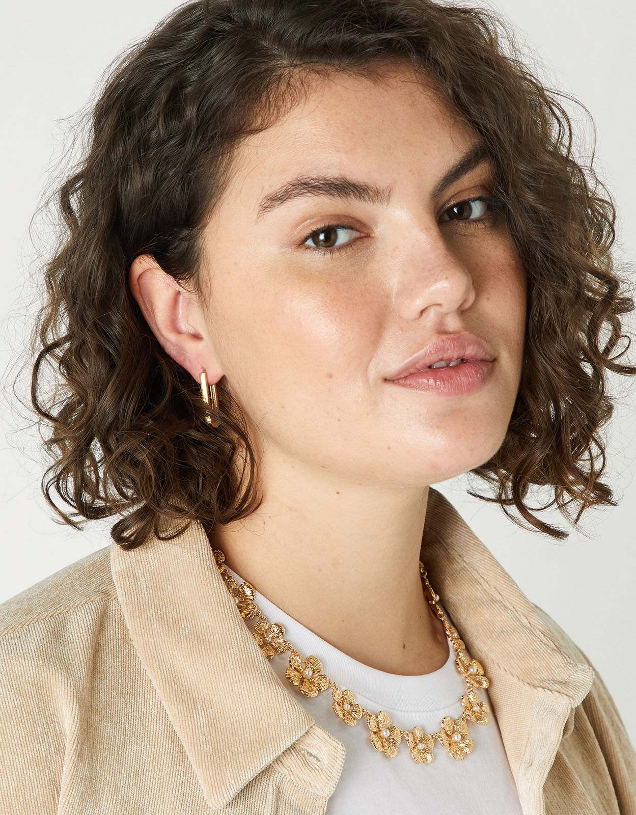 Metal flower best sale necklace