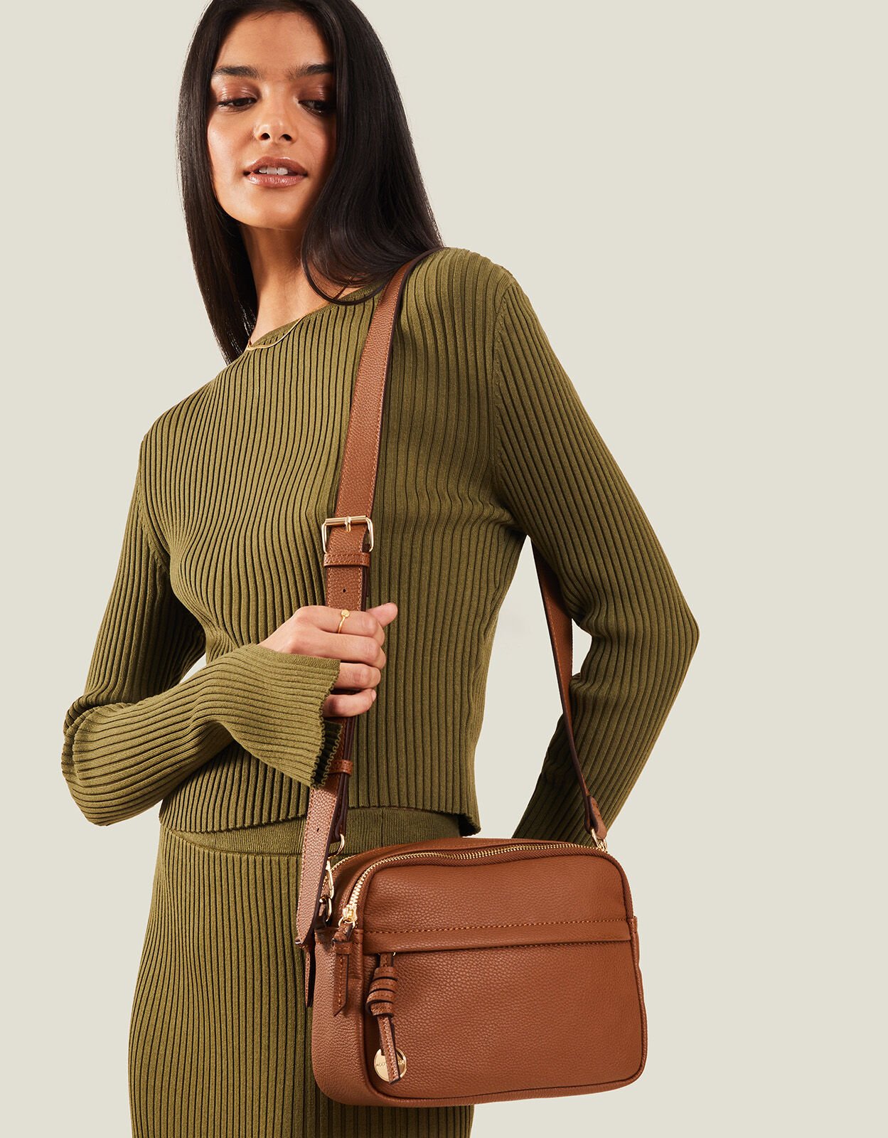 Large tan crossbody bag best sale