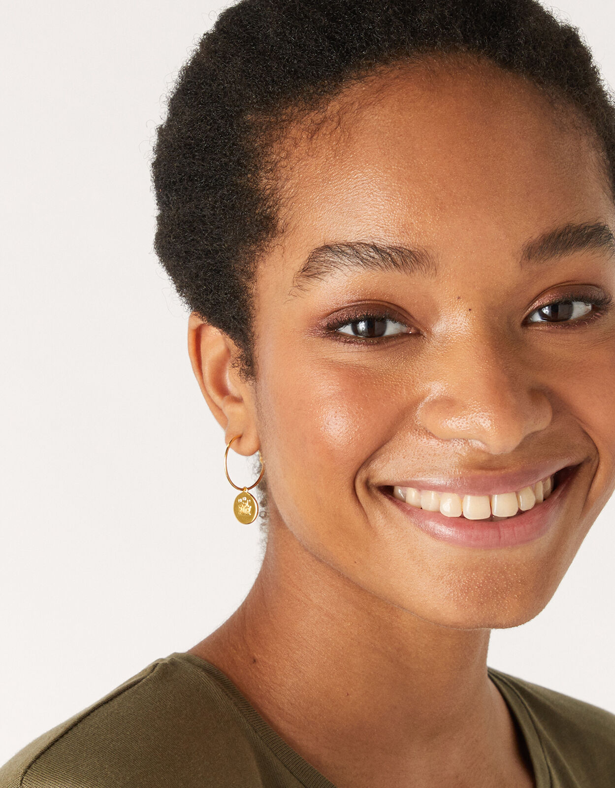 Huggie hoop hotsell earrings accessorize