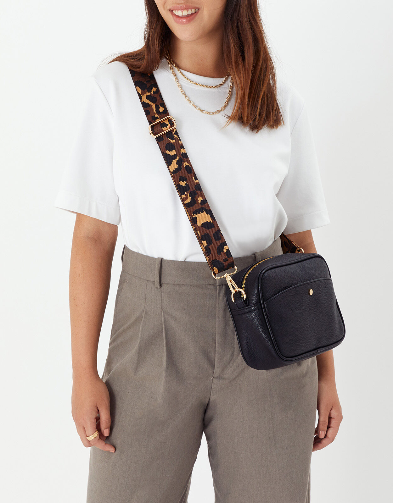 Camera bag shop thick strap