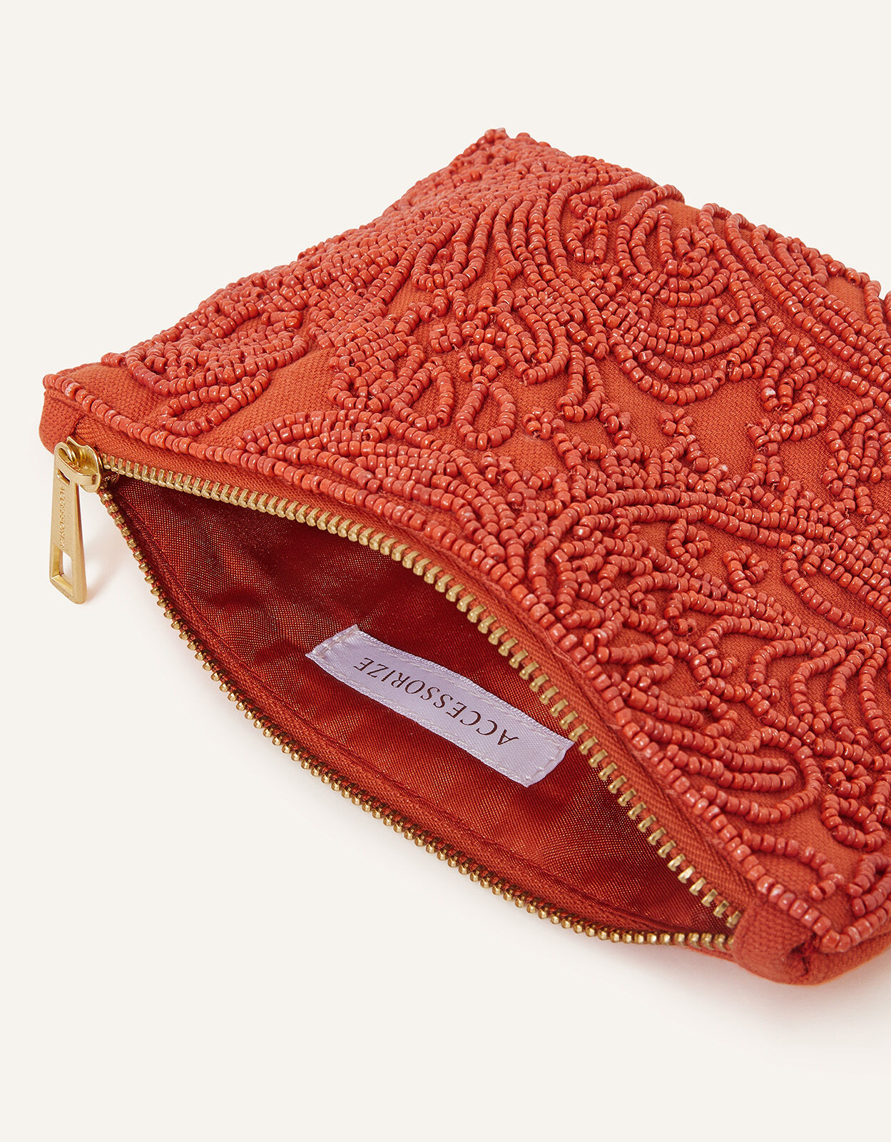 Accessorize pouch outlet