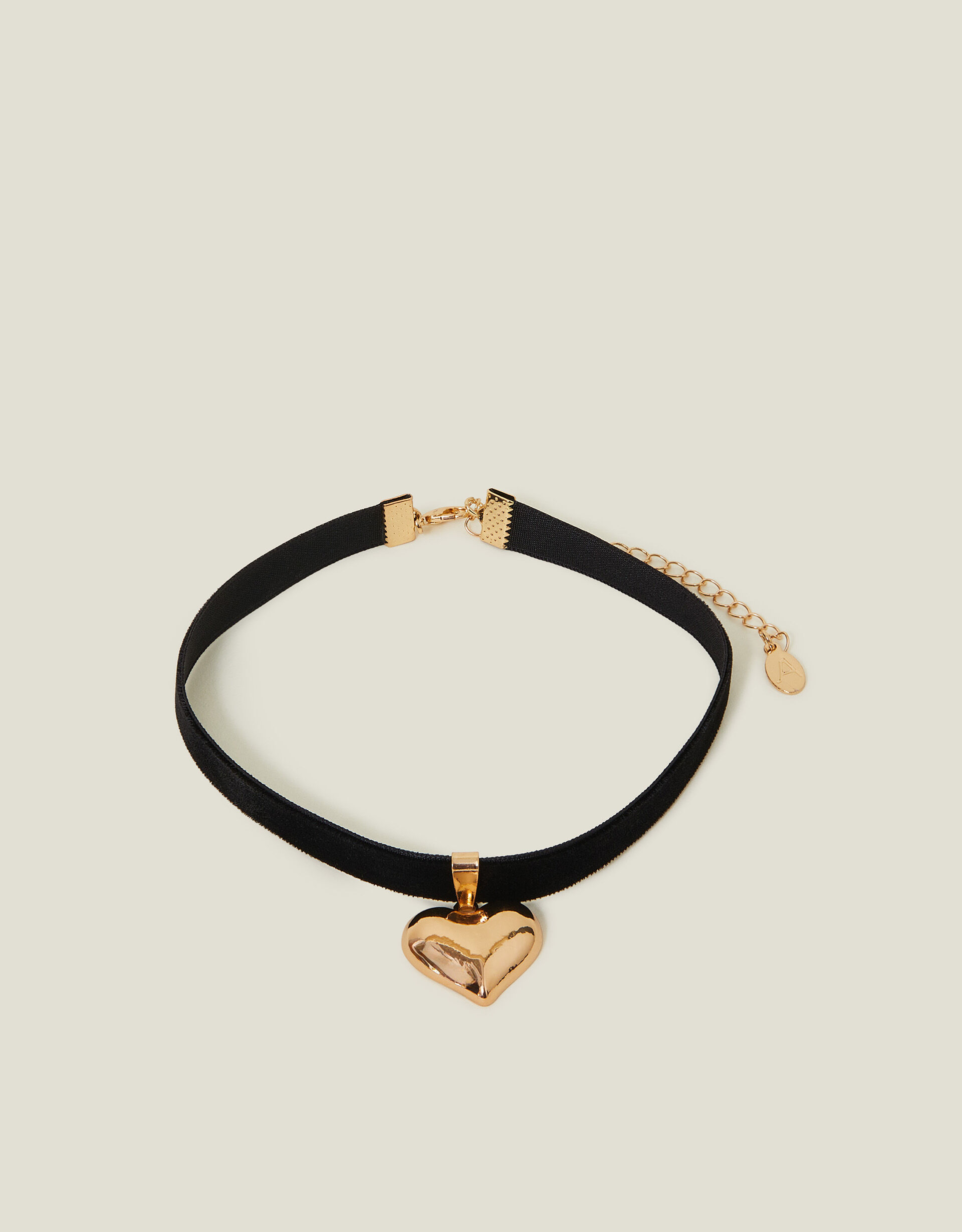 Velvet chokers 2025