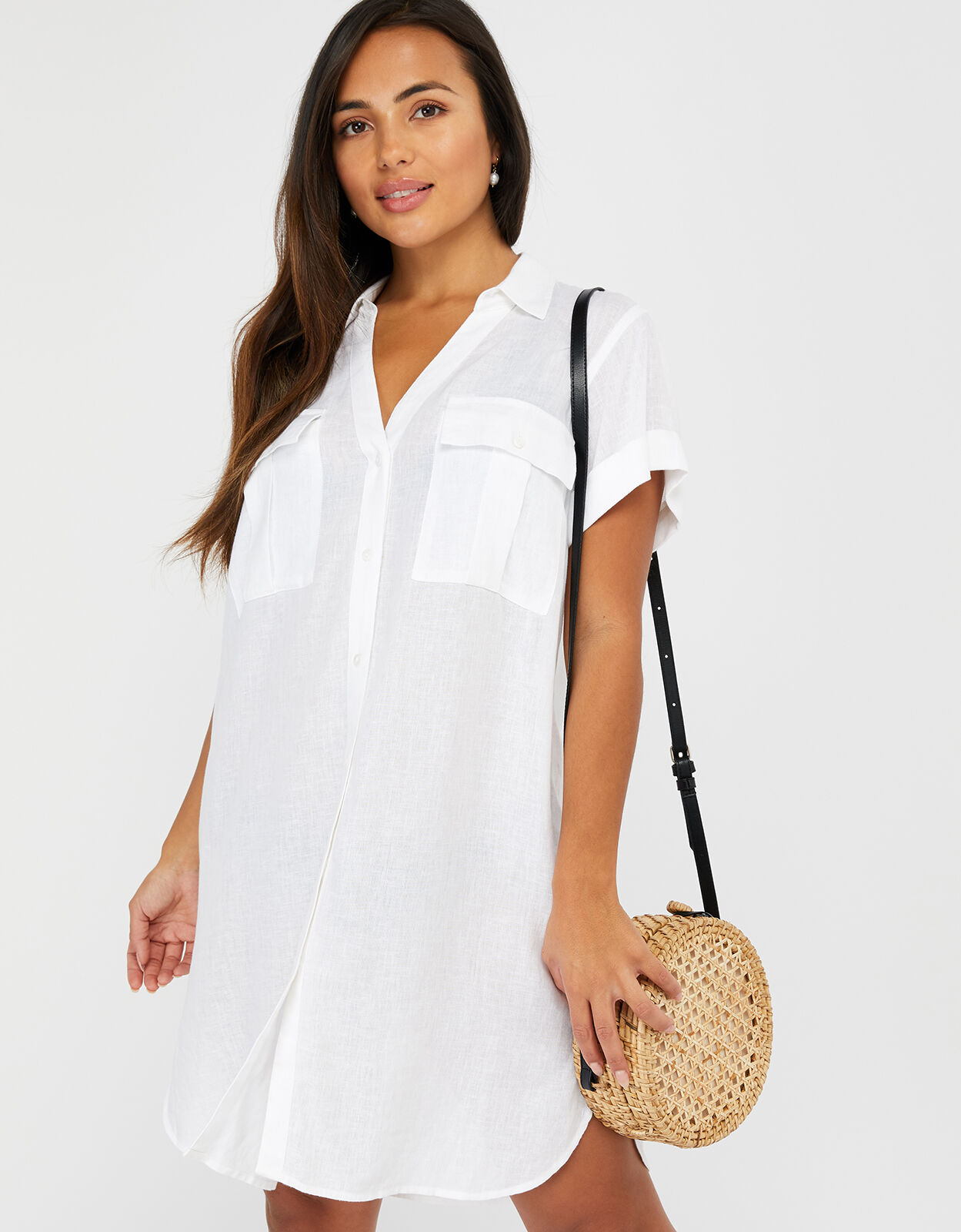 White beach shirt dress 2025