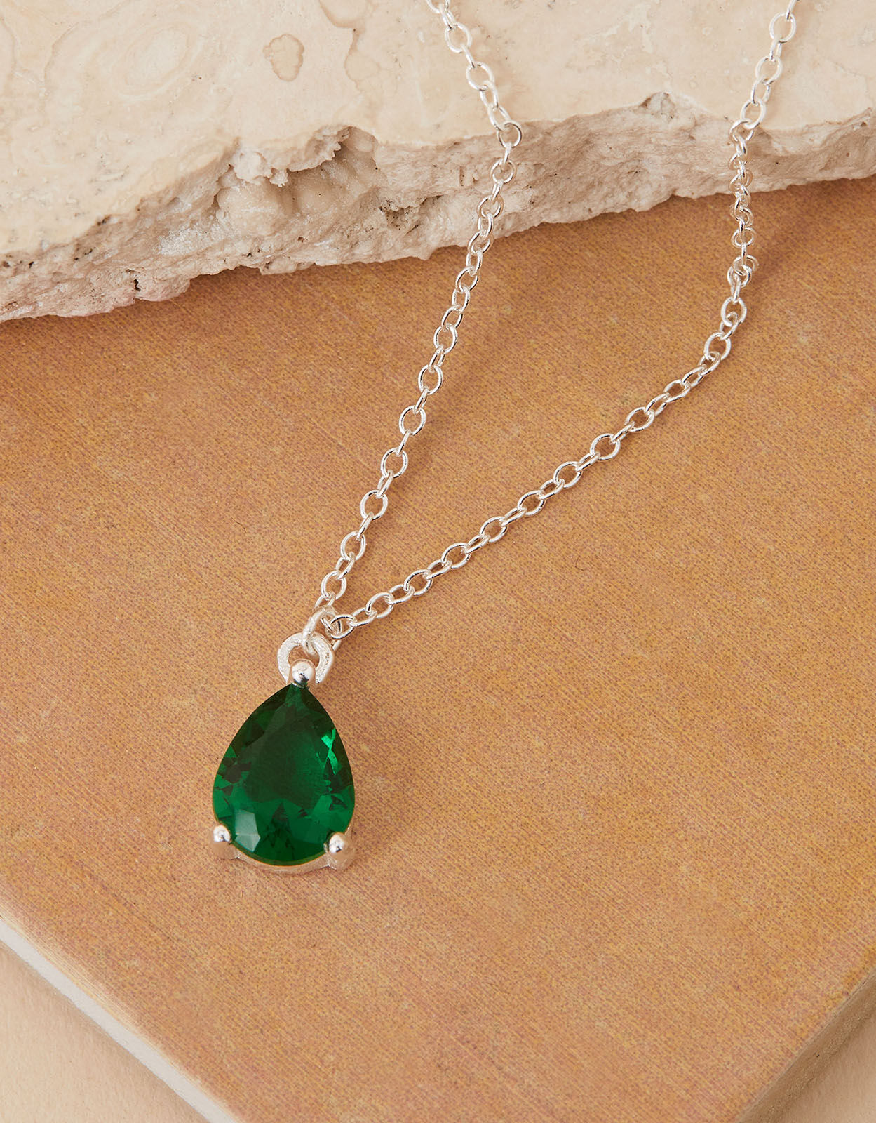 Emerald pendant best sale necklace silver