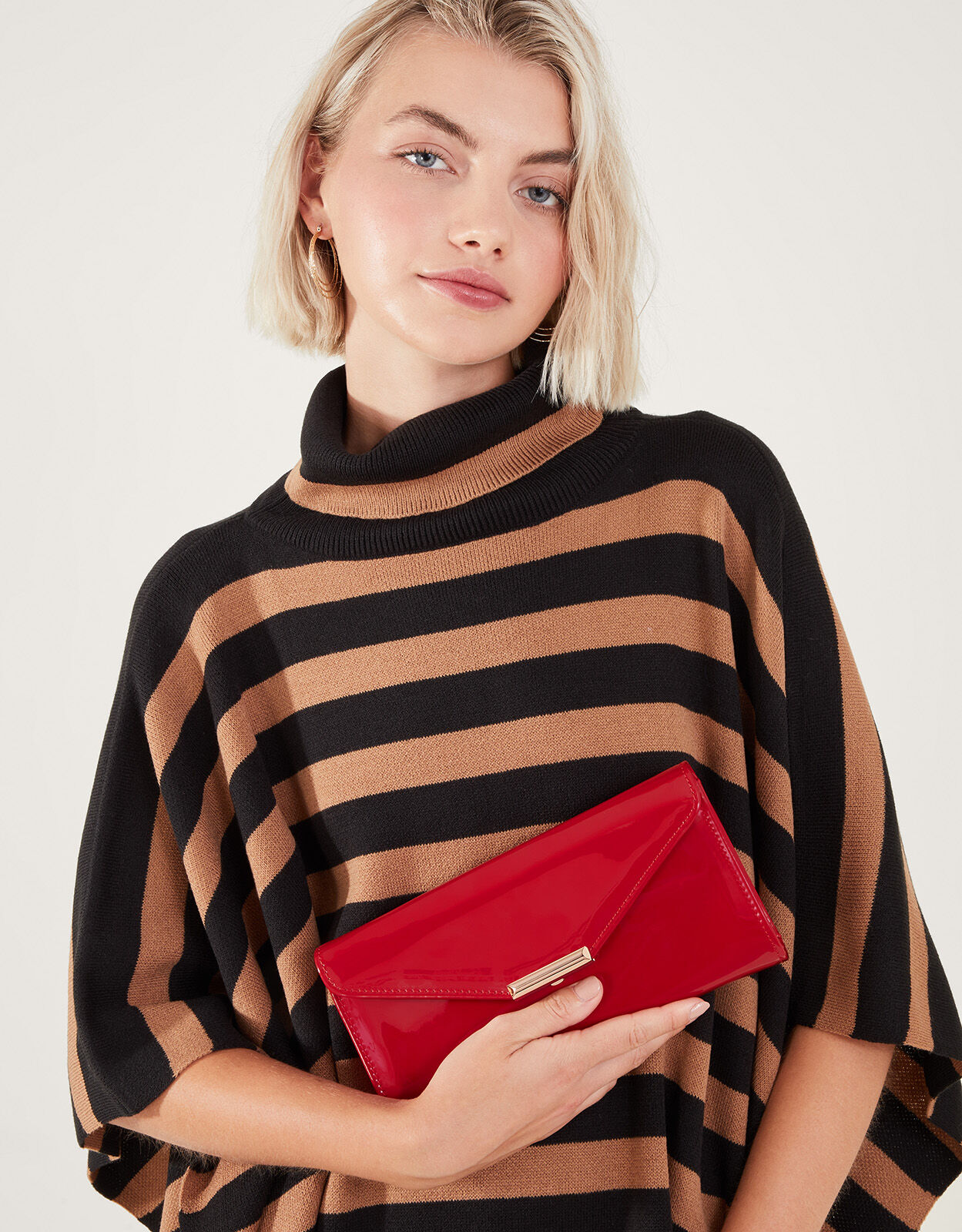 Red patent best sale clutch bags uk