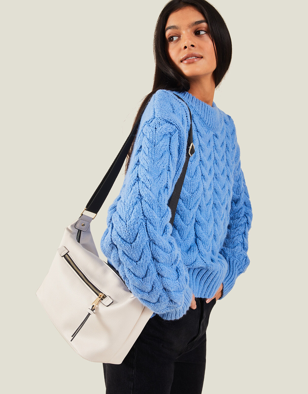 Bag outlet straps accessorize