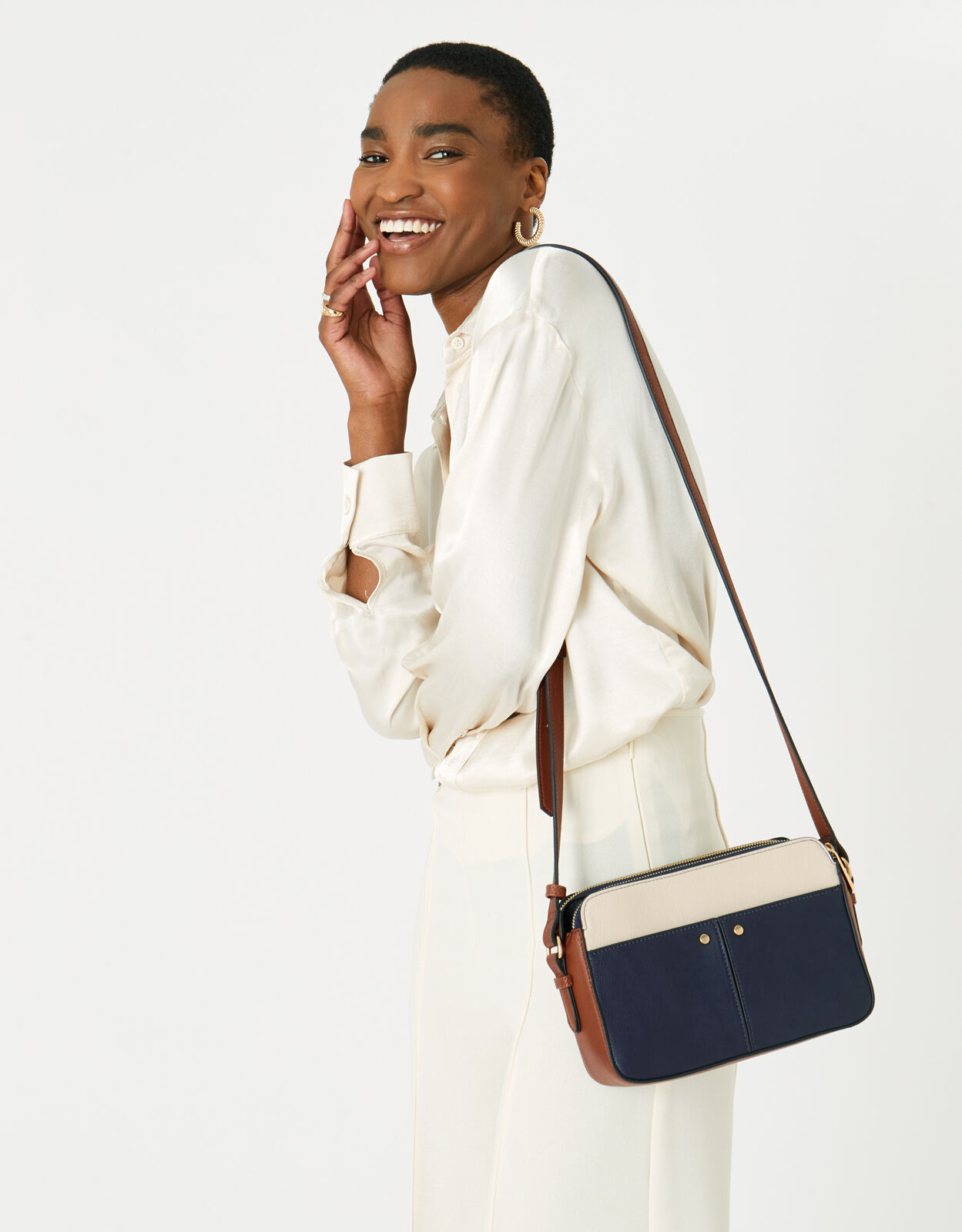 Charlotte cross body store bag