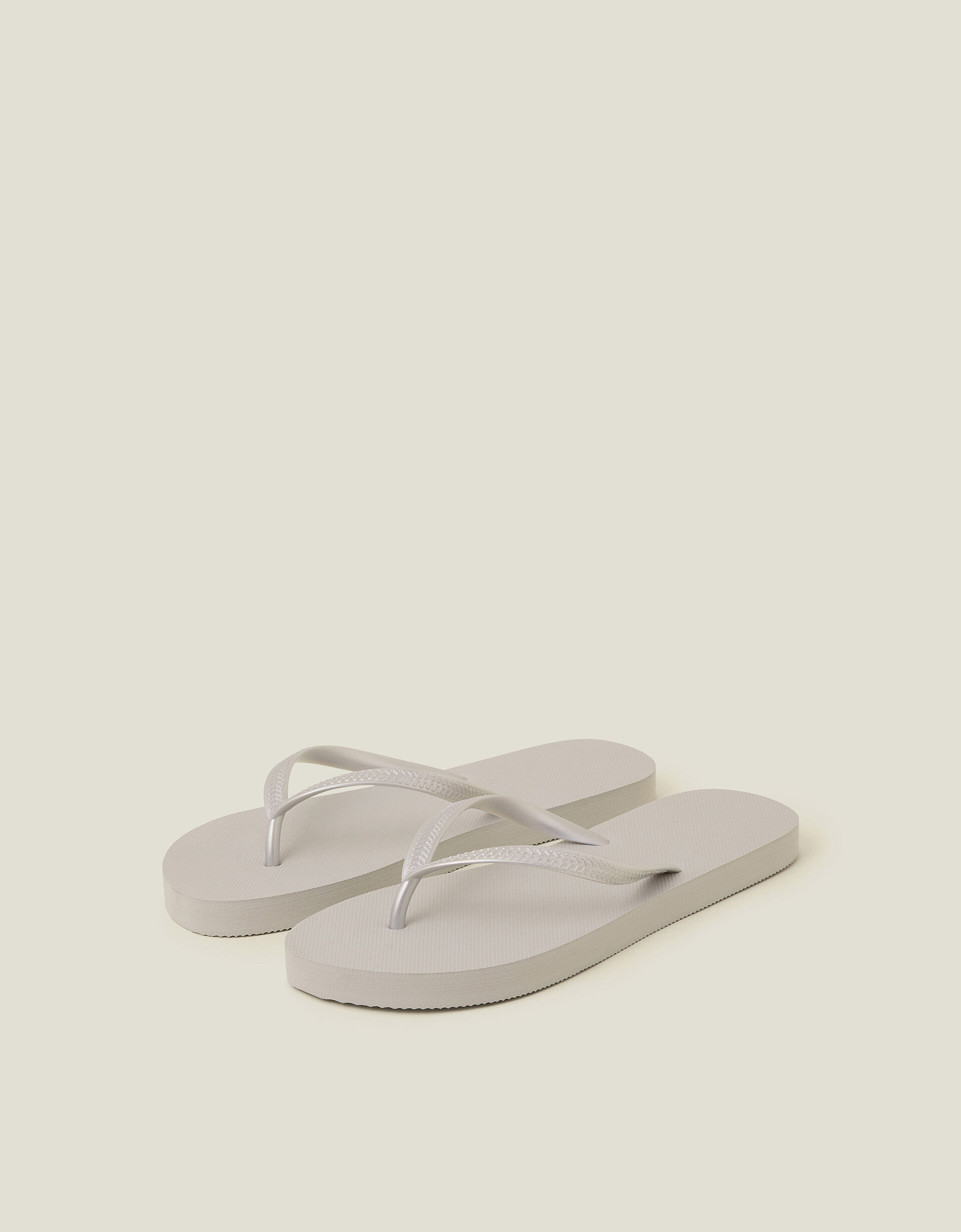 Plain flip flops 2025