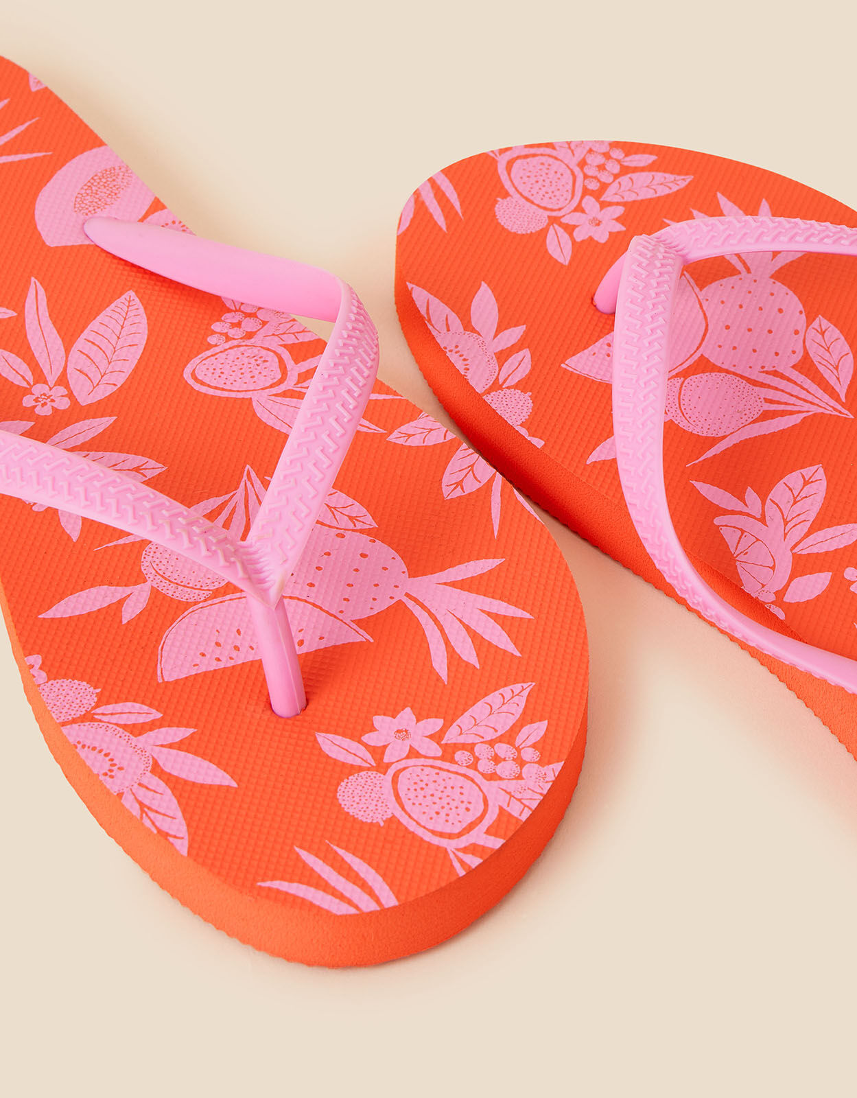 Tropical flip flops 2025