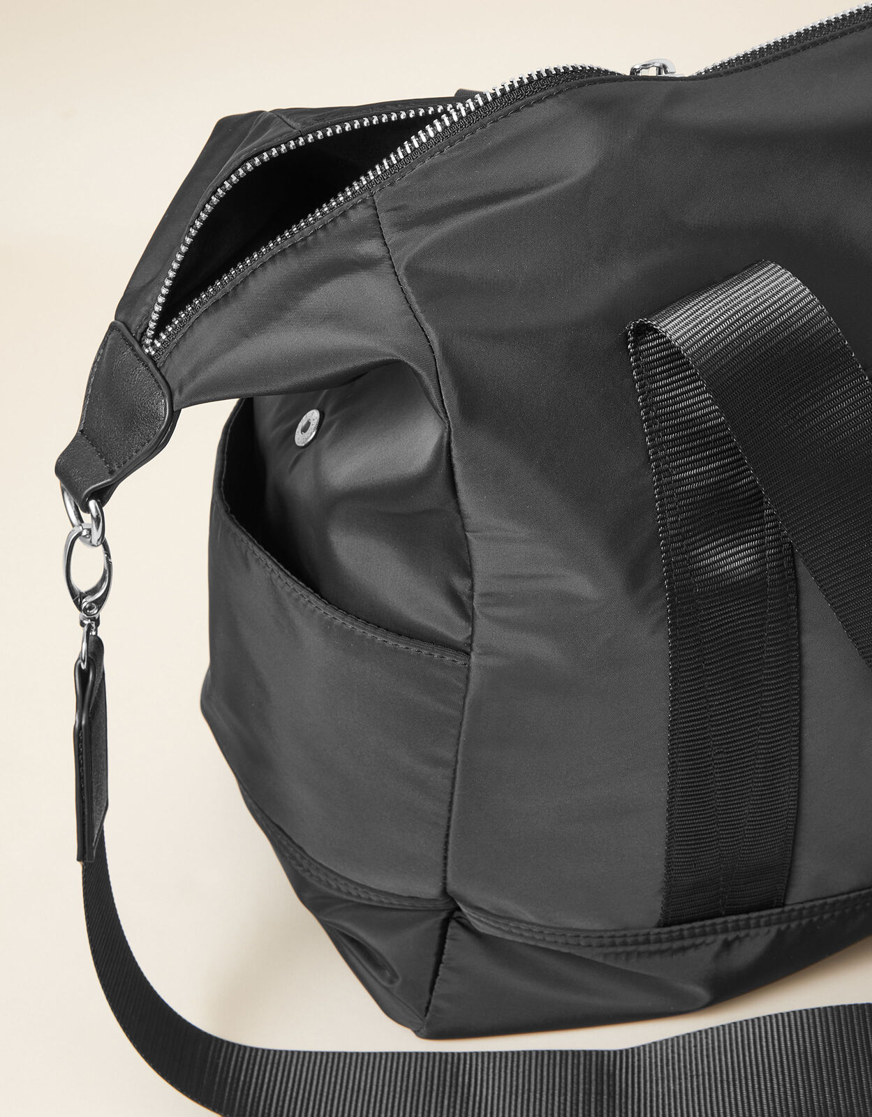 Accessorize duffle bag clearance