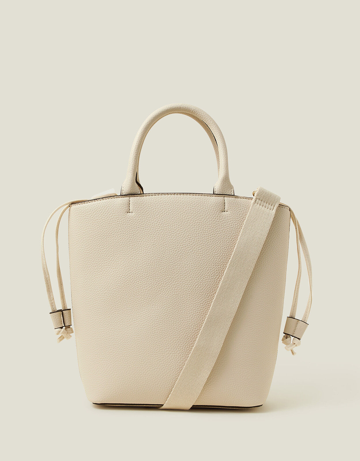 Handheld Bucket Bag Cream