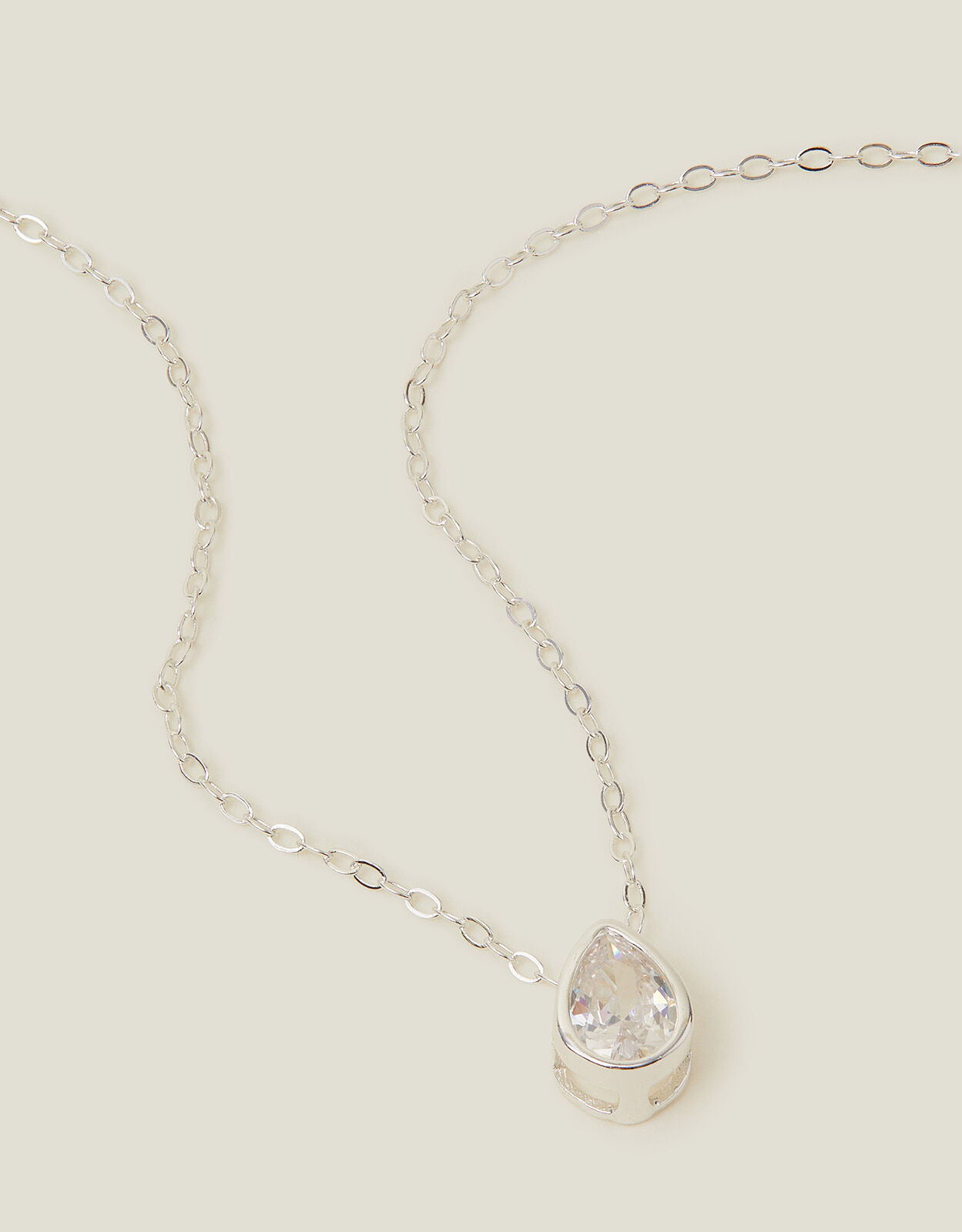 Accessorize necklaces 2025