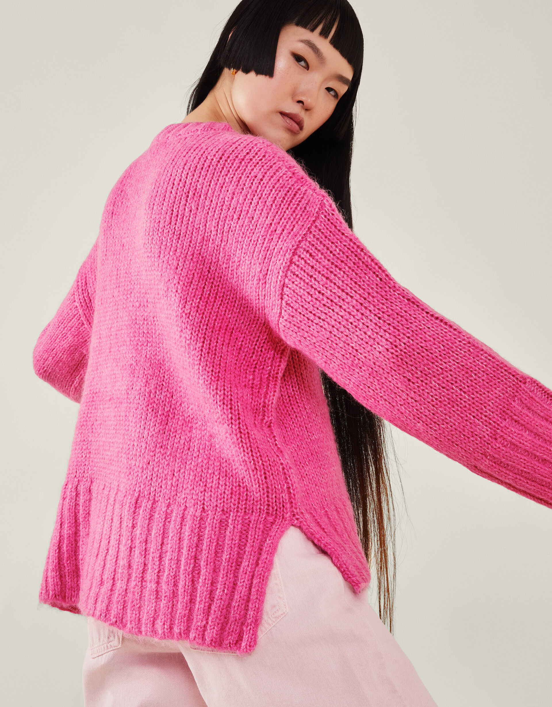 Pink chunky jumper deals