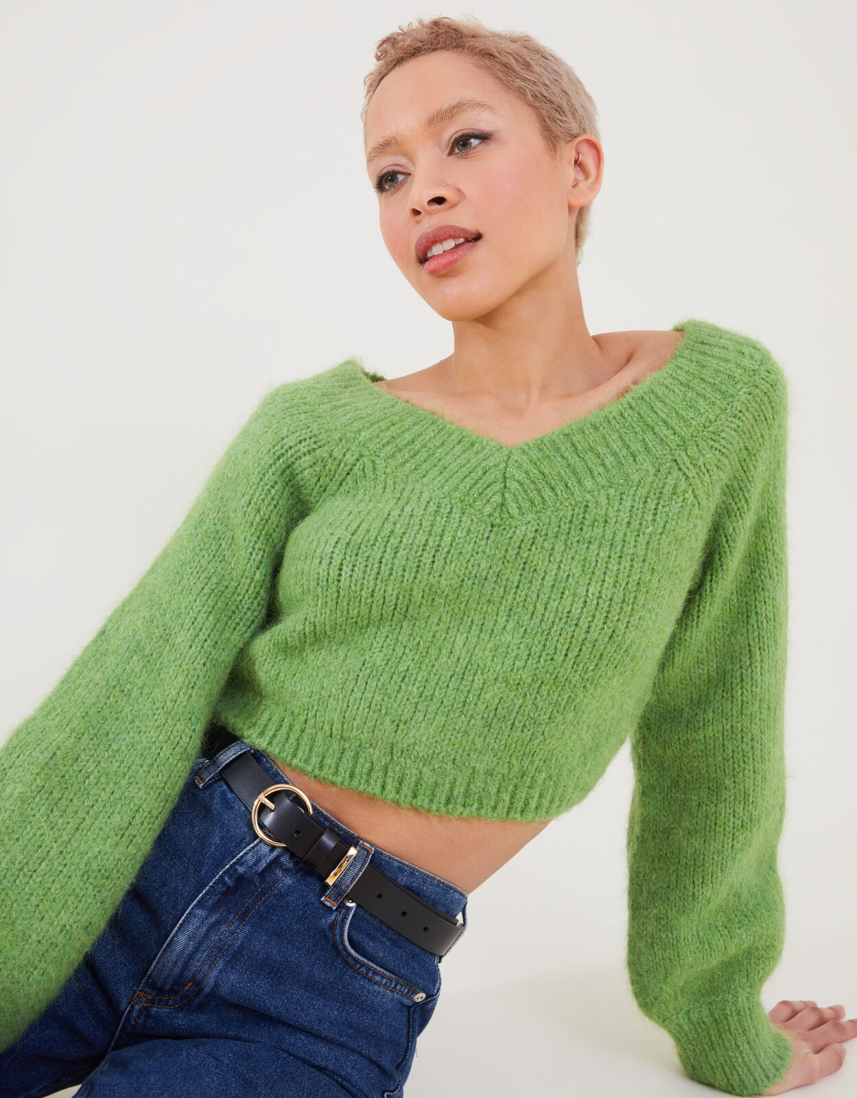 Accessorize belts top